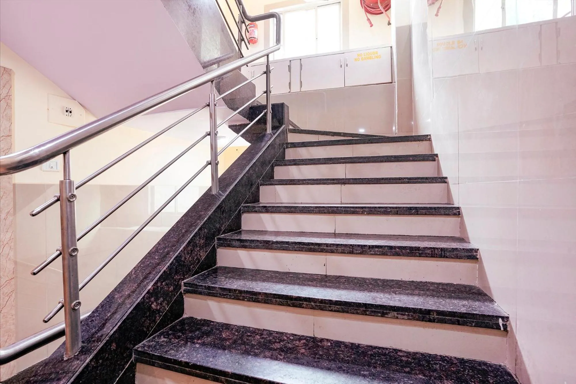 Lobby or reception in Hotel O Everest Lodging Vashi