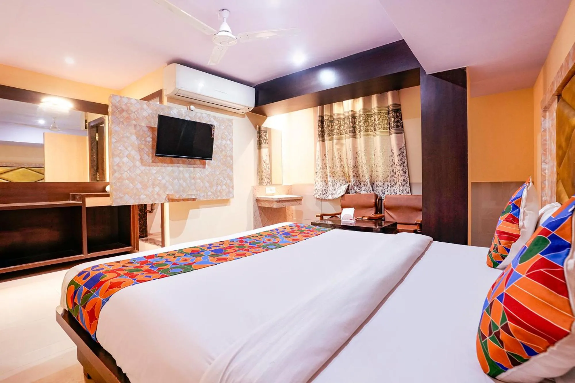 Bed in Hotel O Everest Lodging Vashi