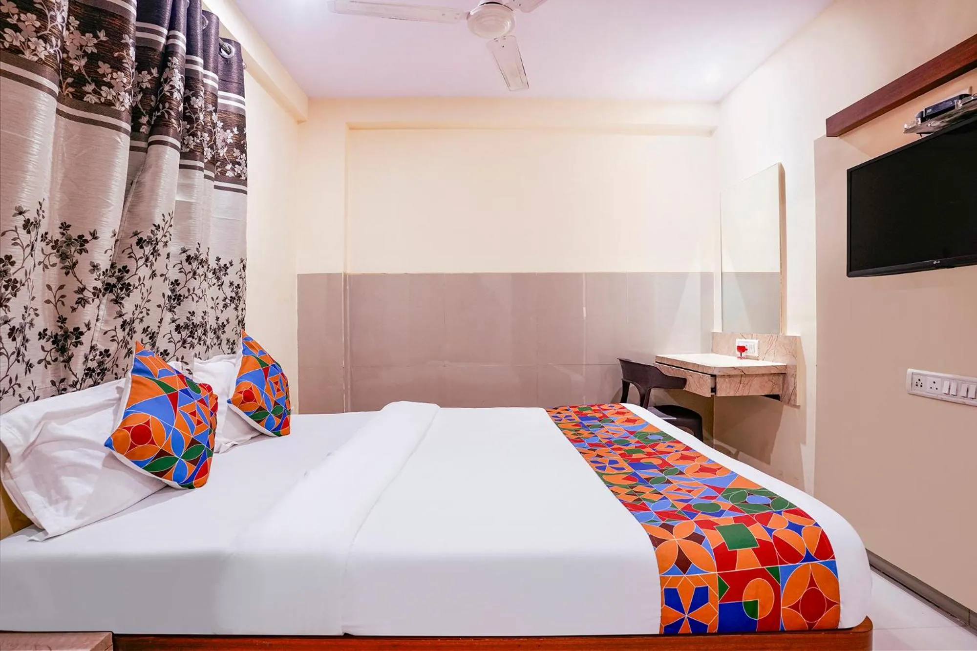 Bed in Hotel O Everest Lodging Vashi