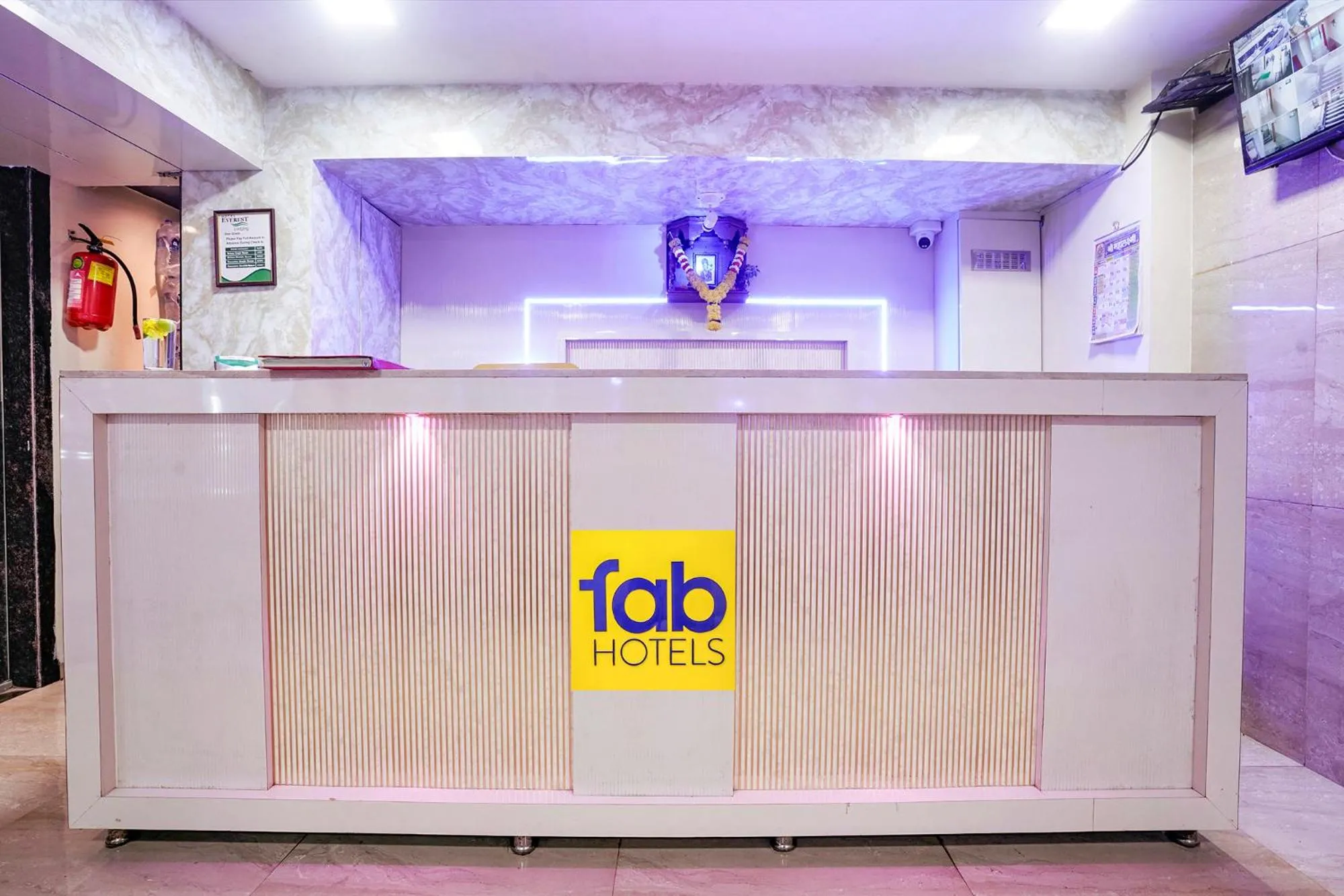 Lobby or reception in Hotel O Everest Lodging Vashi