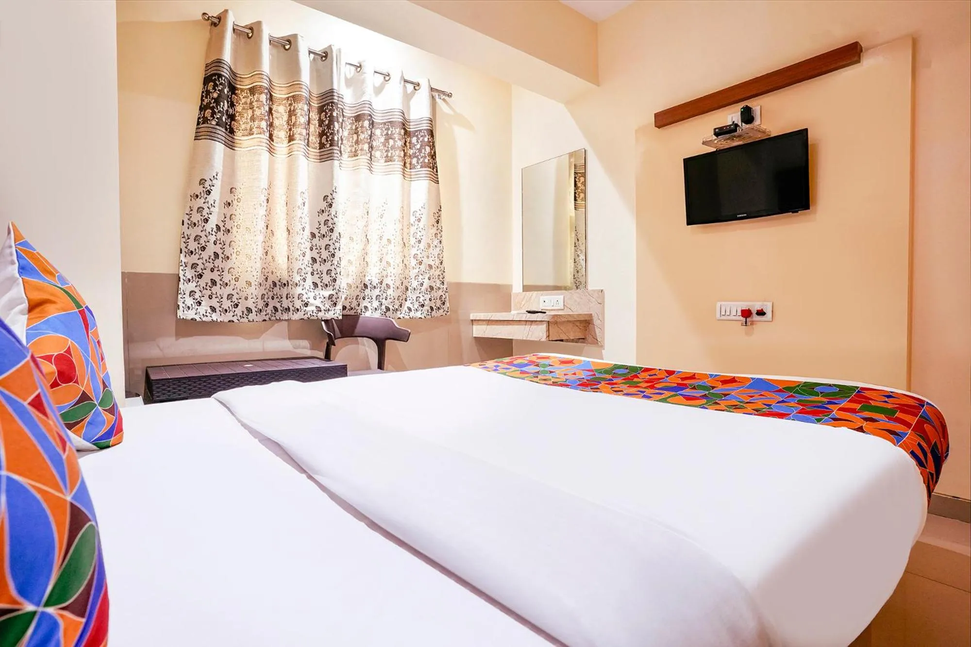 Bed in Hotel O Everest Lodging Vashi