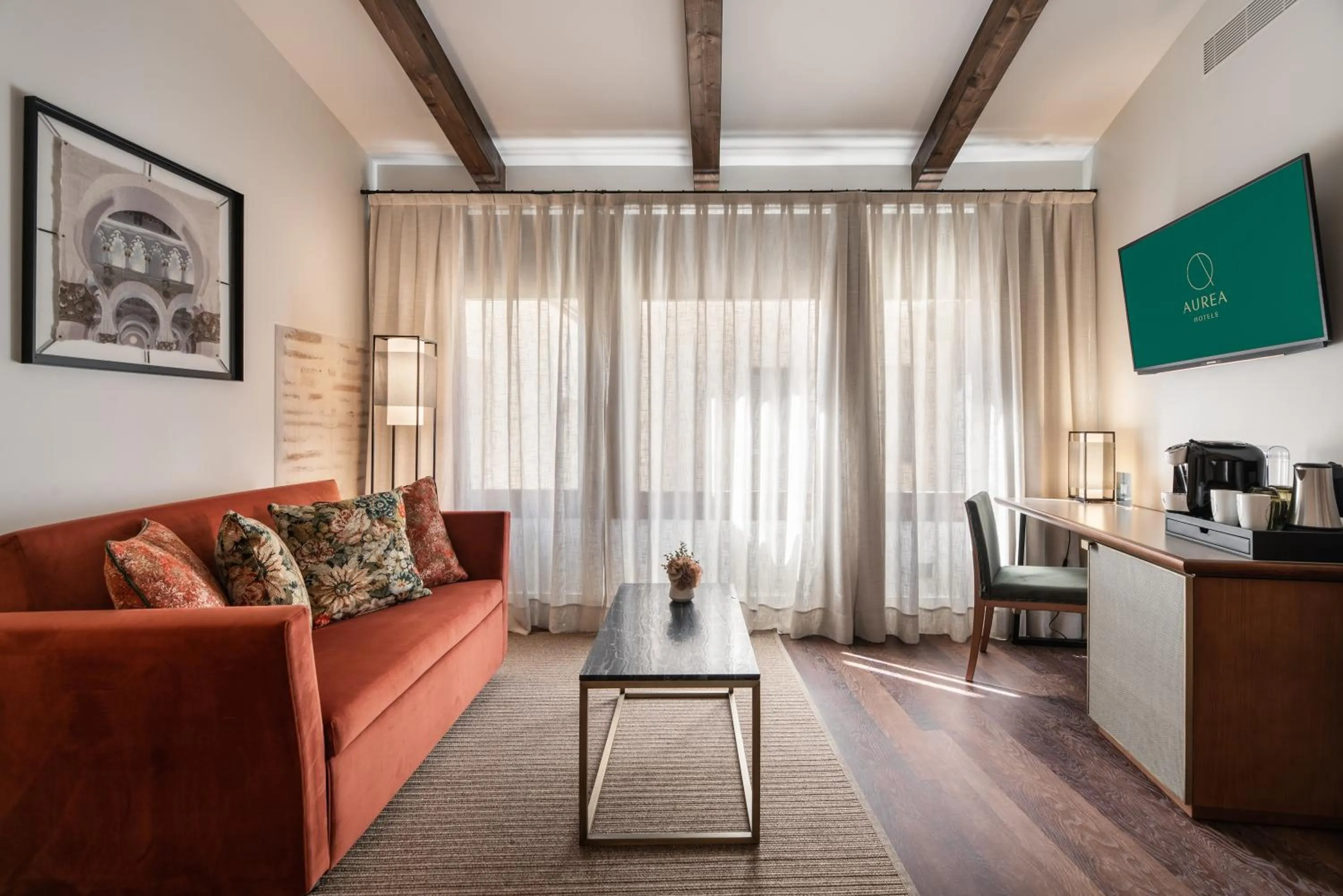 Living room in Áurea Toledo by Eurostars Hotel company