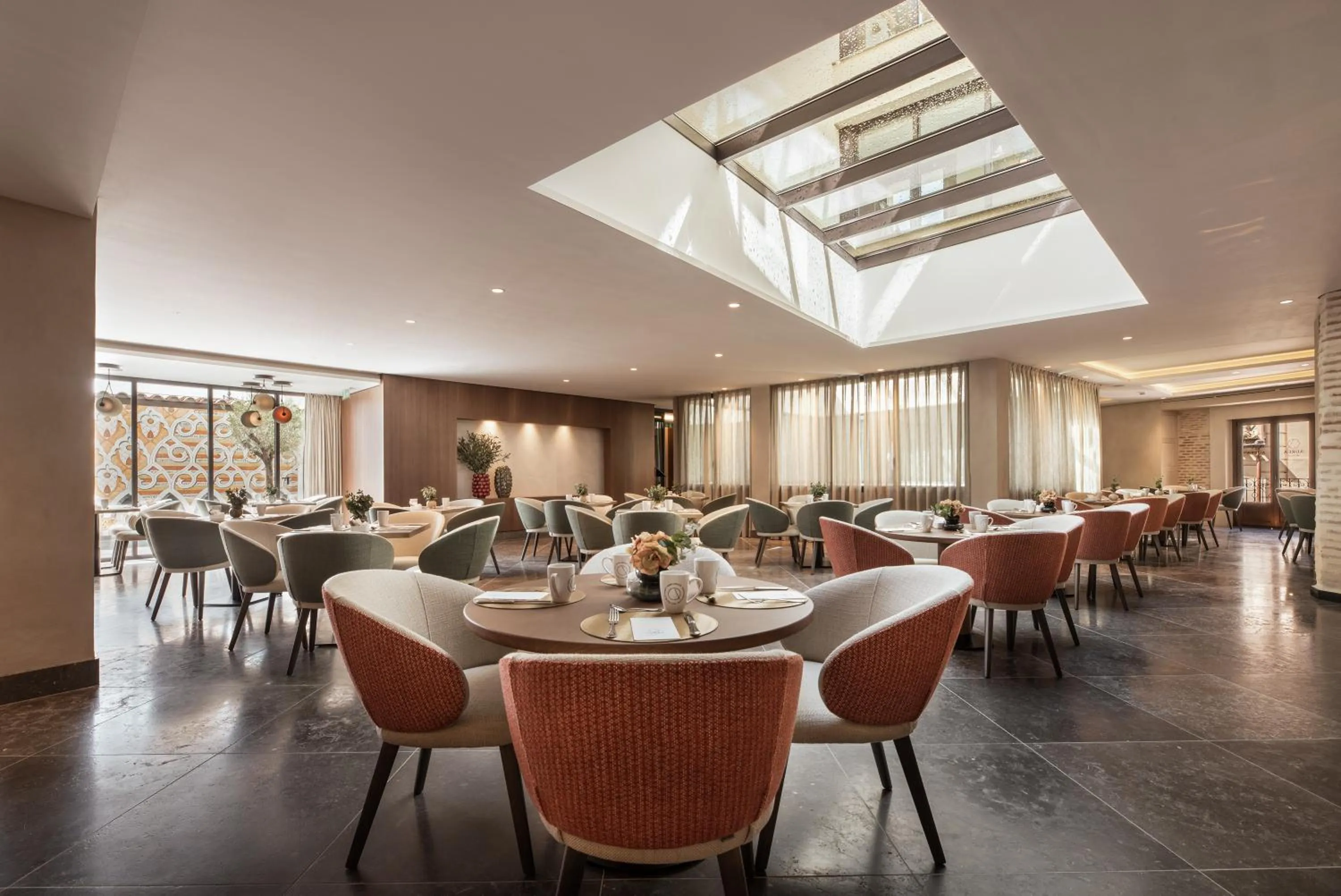 Lounge or bar in Áurea Toledo by Eurostars Hotel company