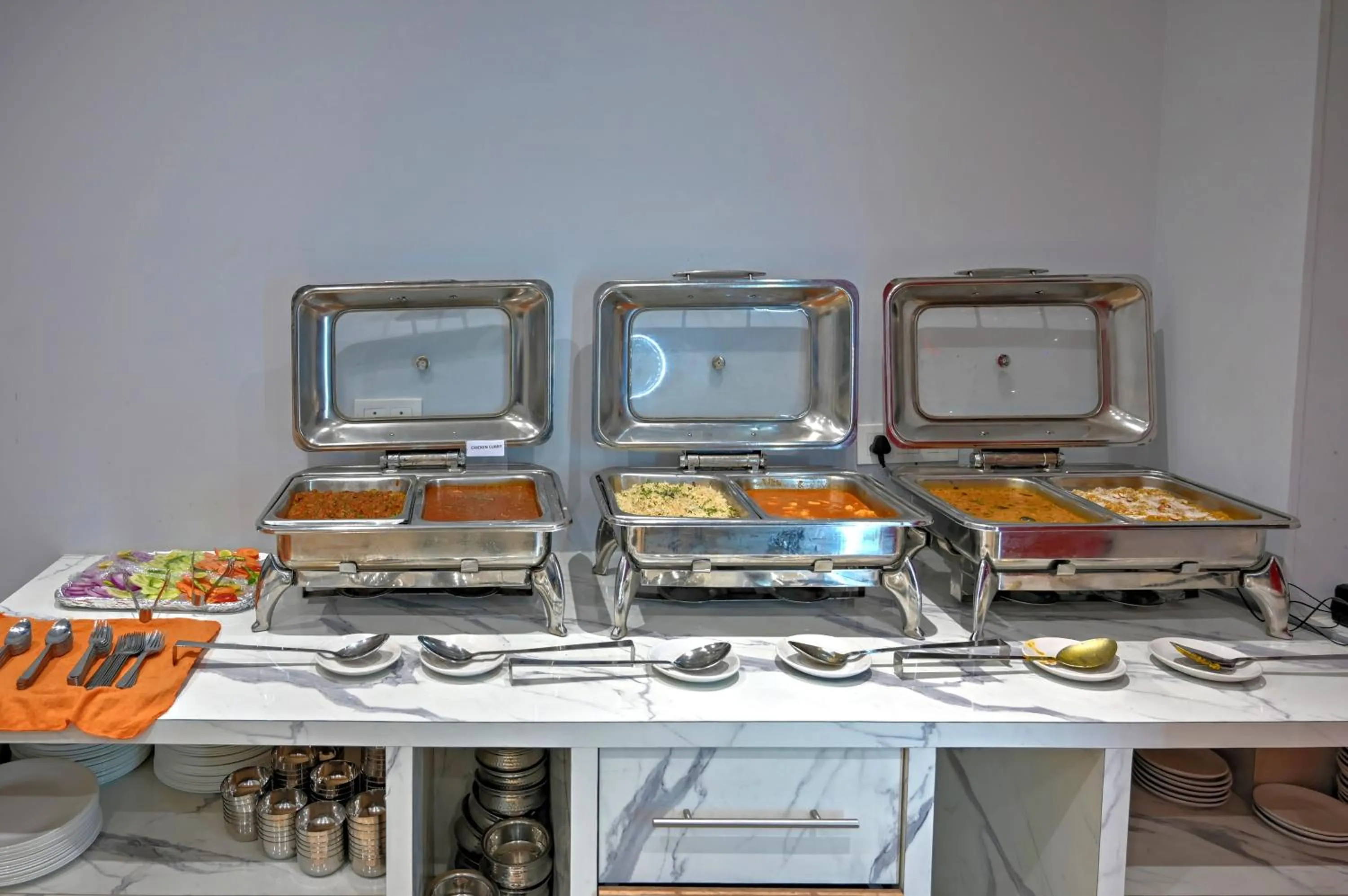 Restaurant/places to eat in Regalia Grand By Delight Stay