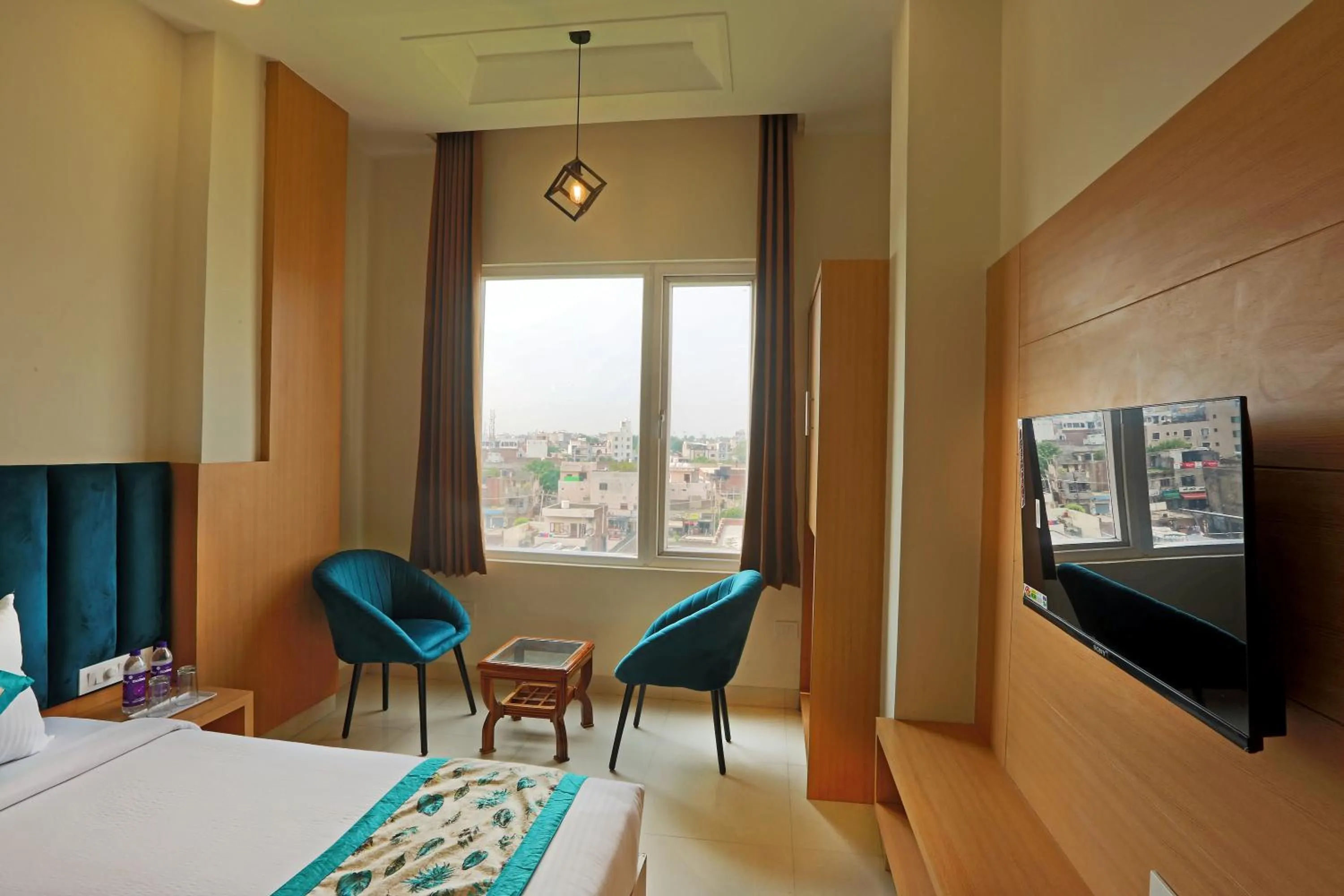 TV and multimedia, Bed in Regalia Grand By Delight Stay