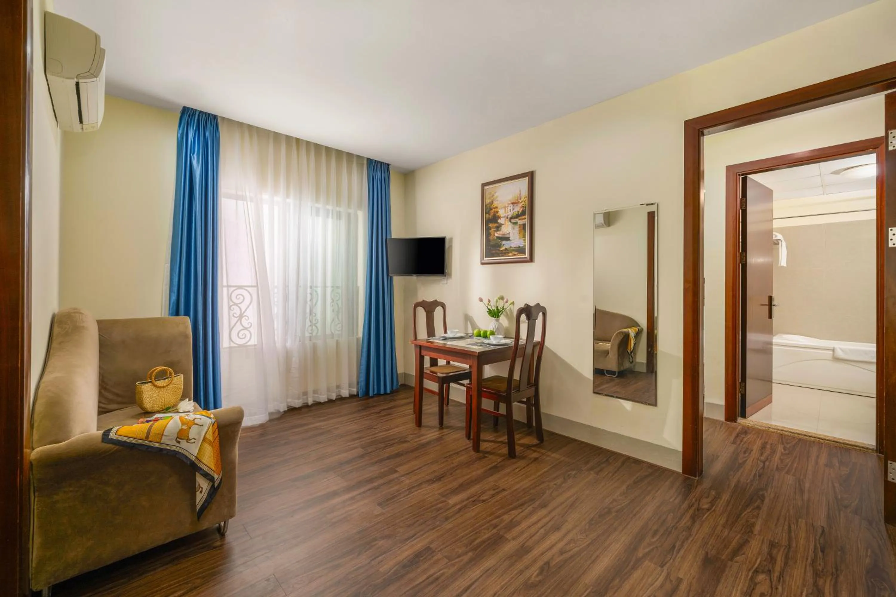 Communal lounge/ TV room, Bed in SeaFront Hotel DaNang