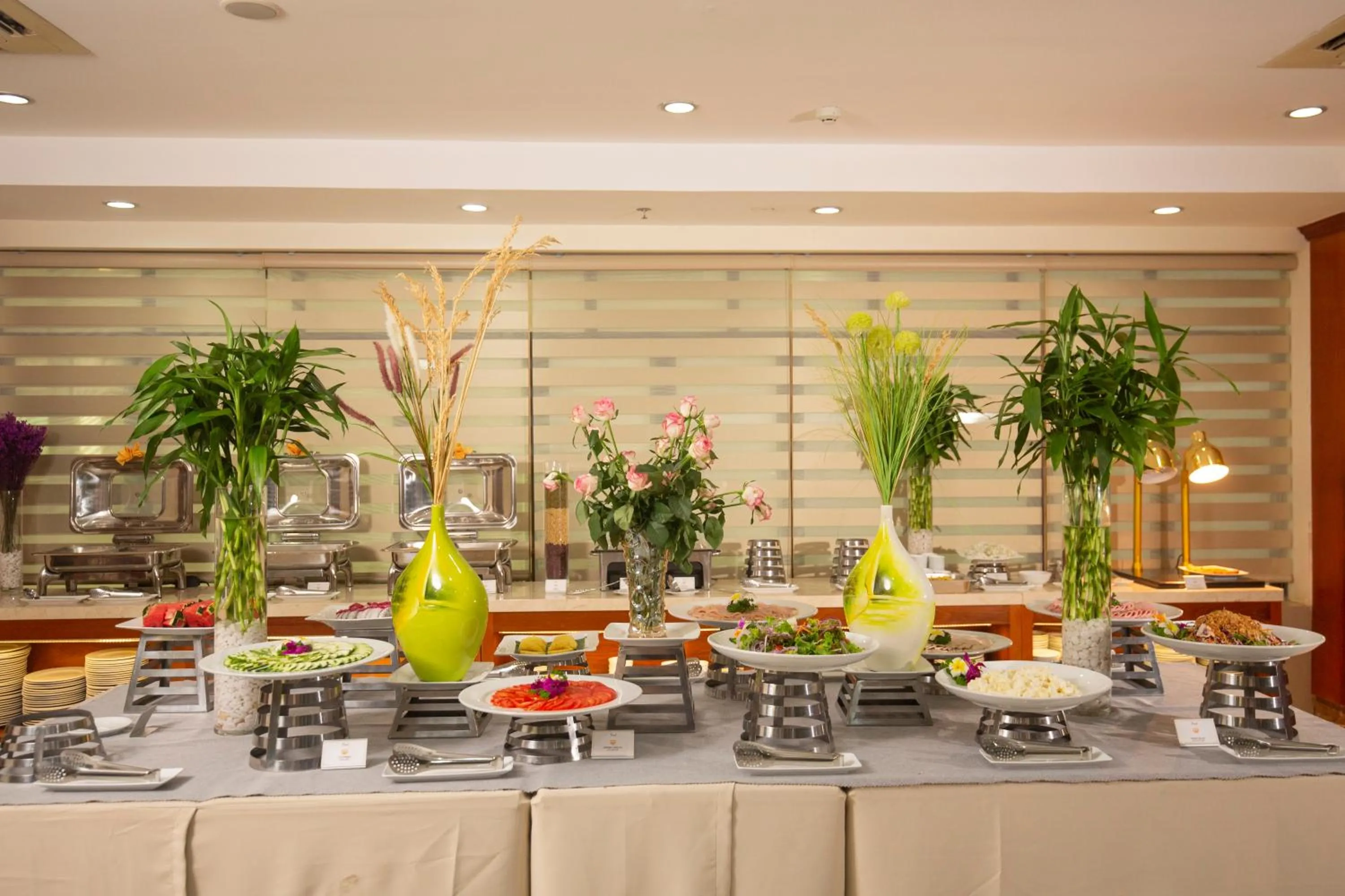 Restaurant/places to eat in SeaFront Hotel DaNang