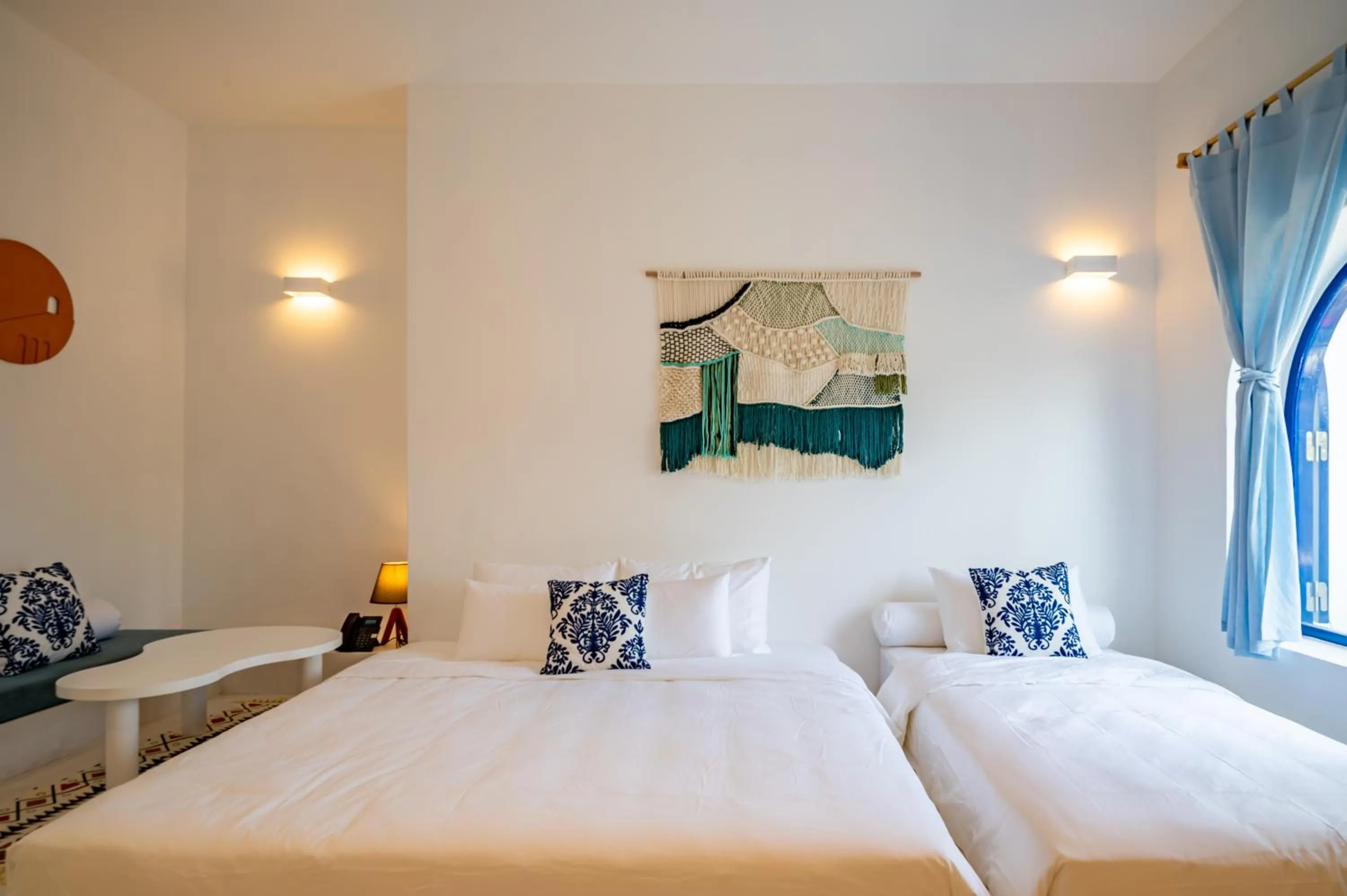 Photo of the whole room, Bed in Happiness Hotel