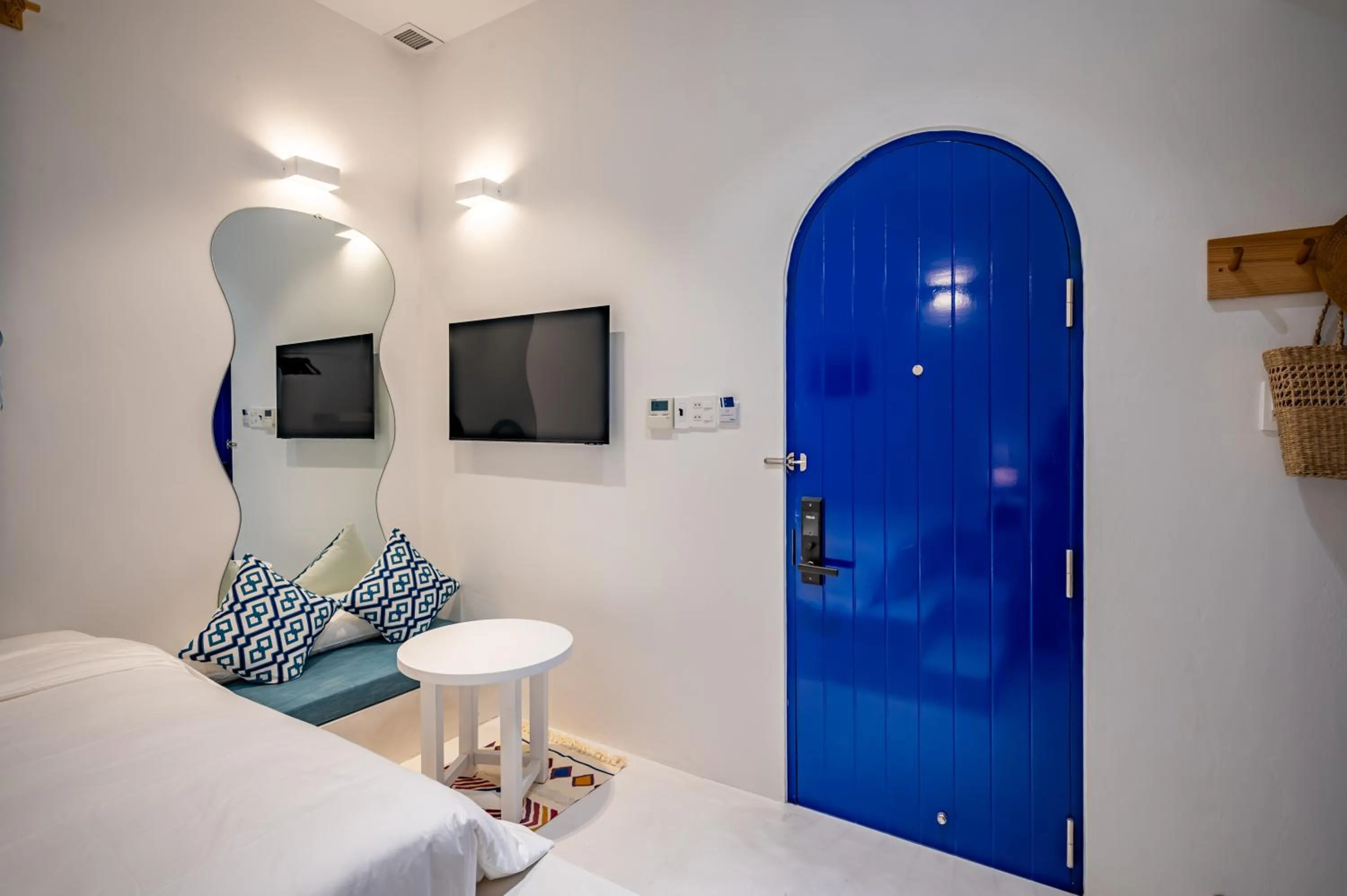 TV and multimedia, Bed in Happiness Hotel