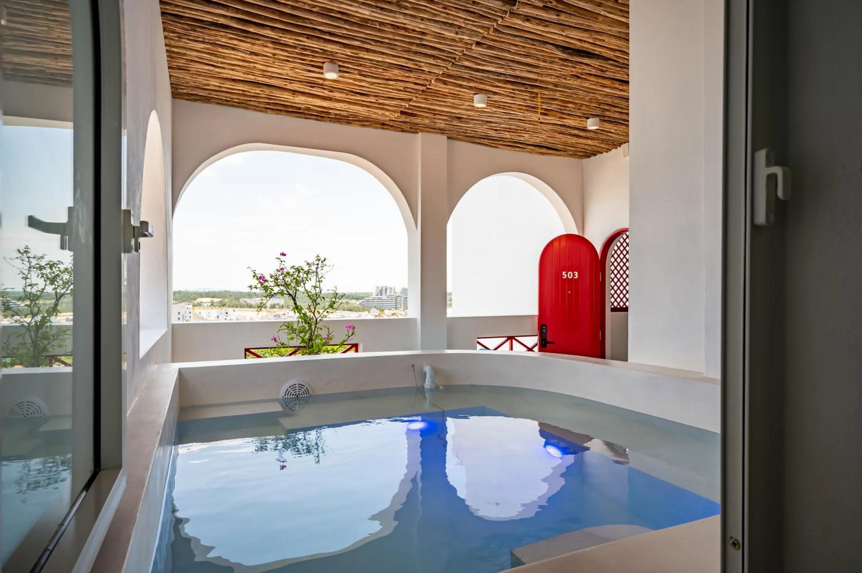 Swimming pool in Happiness Hotel