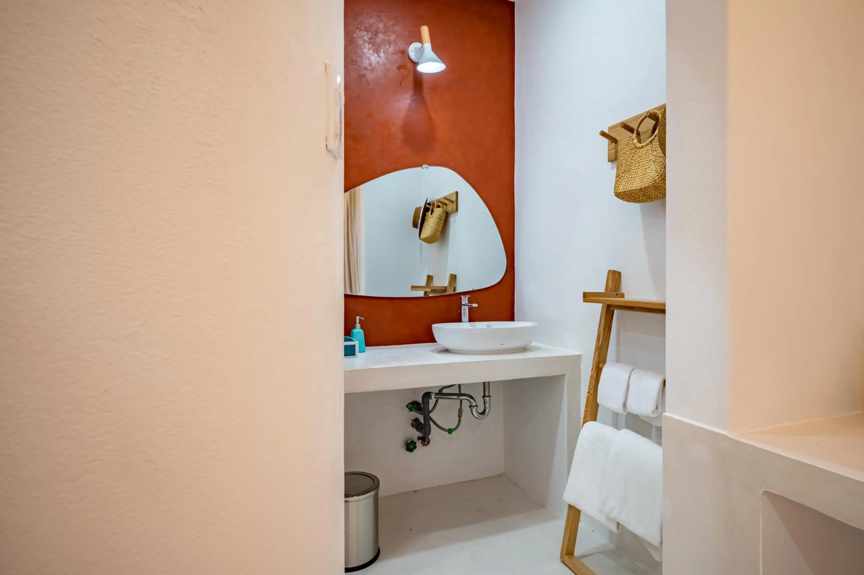 Bathroom in Happiness Hotel