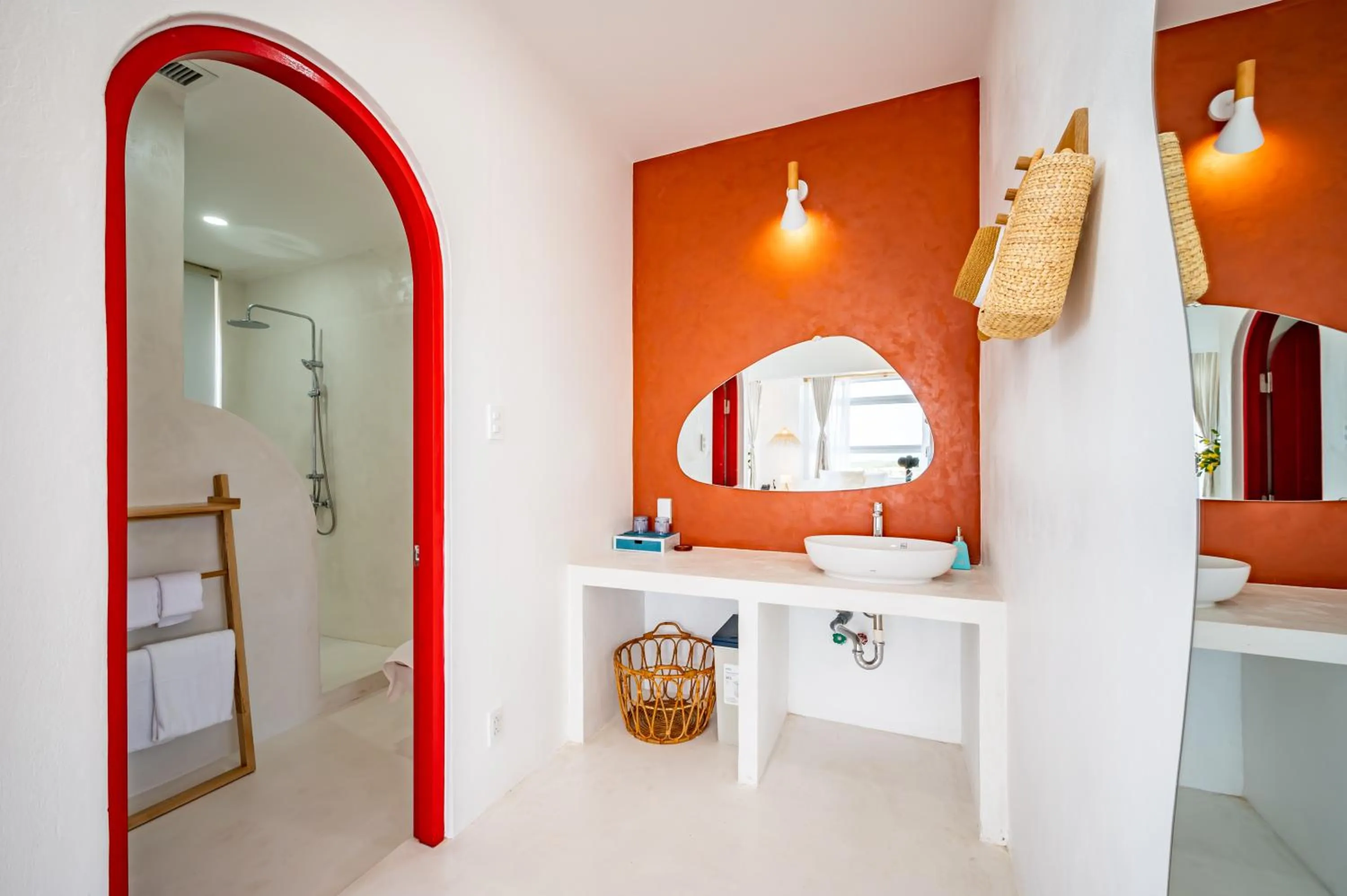 Shower in Happiness Hotel