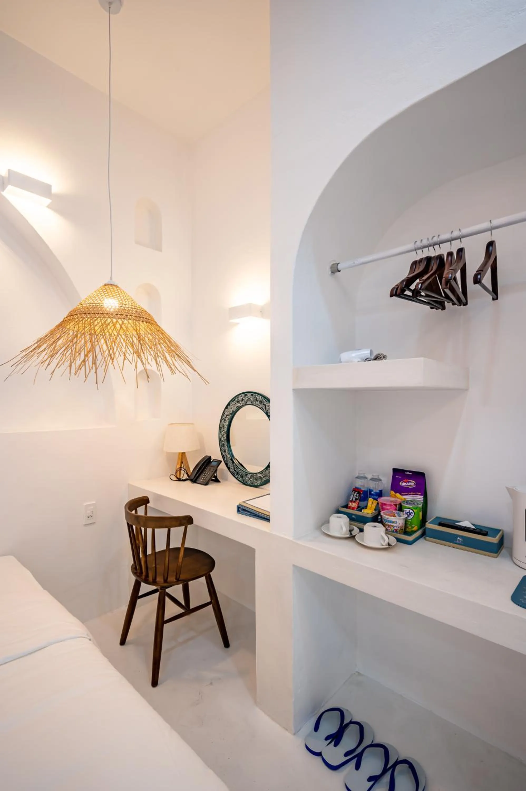 Bedroom, Bed in Happiness Hotel