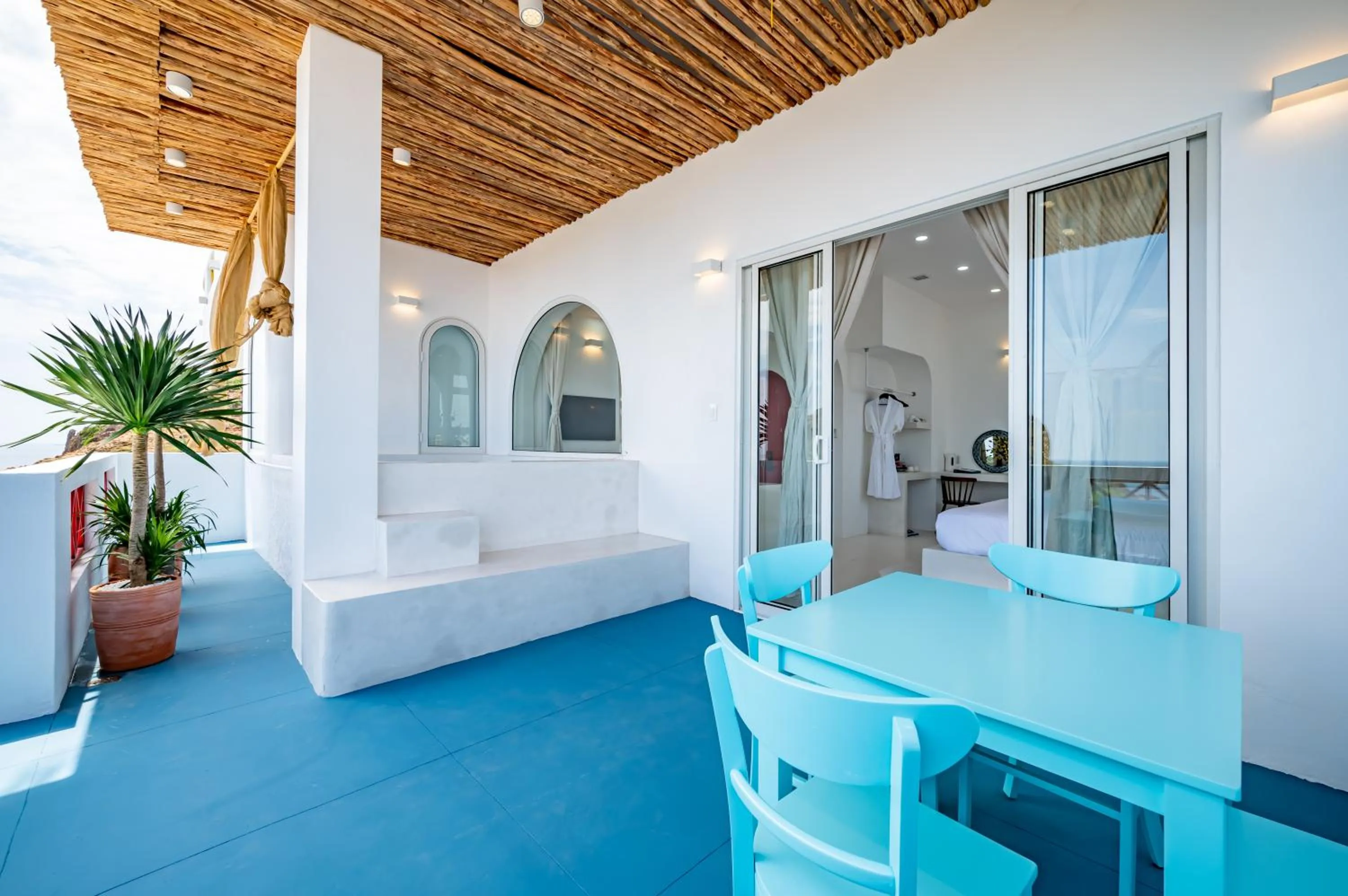 Photo of the whole room, Bed in Happiness Hotel