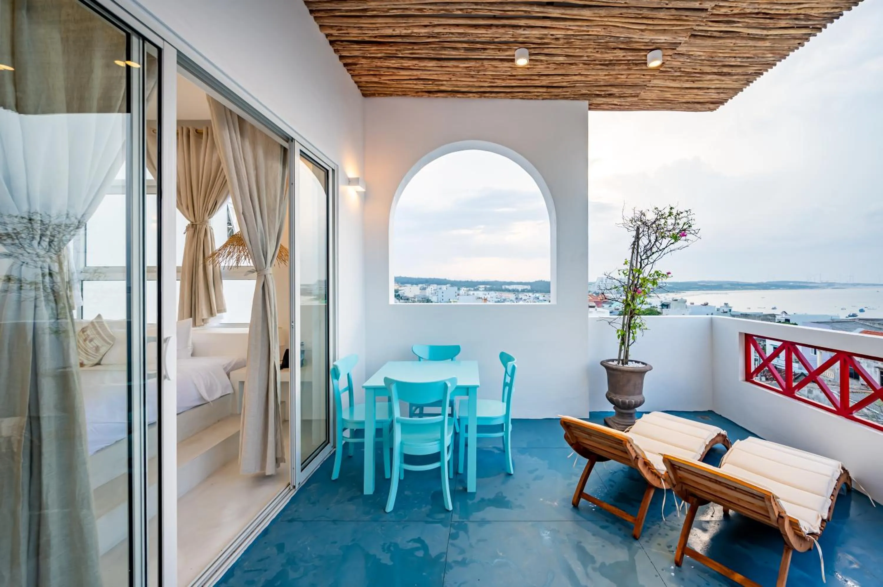 Natural landscape in Happiness Hotel