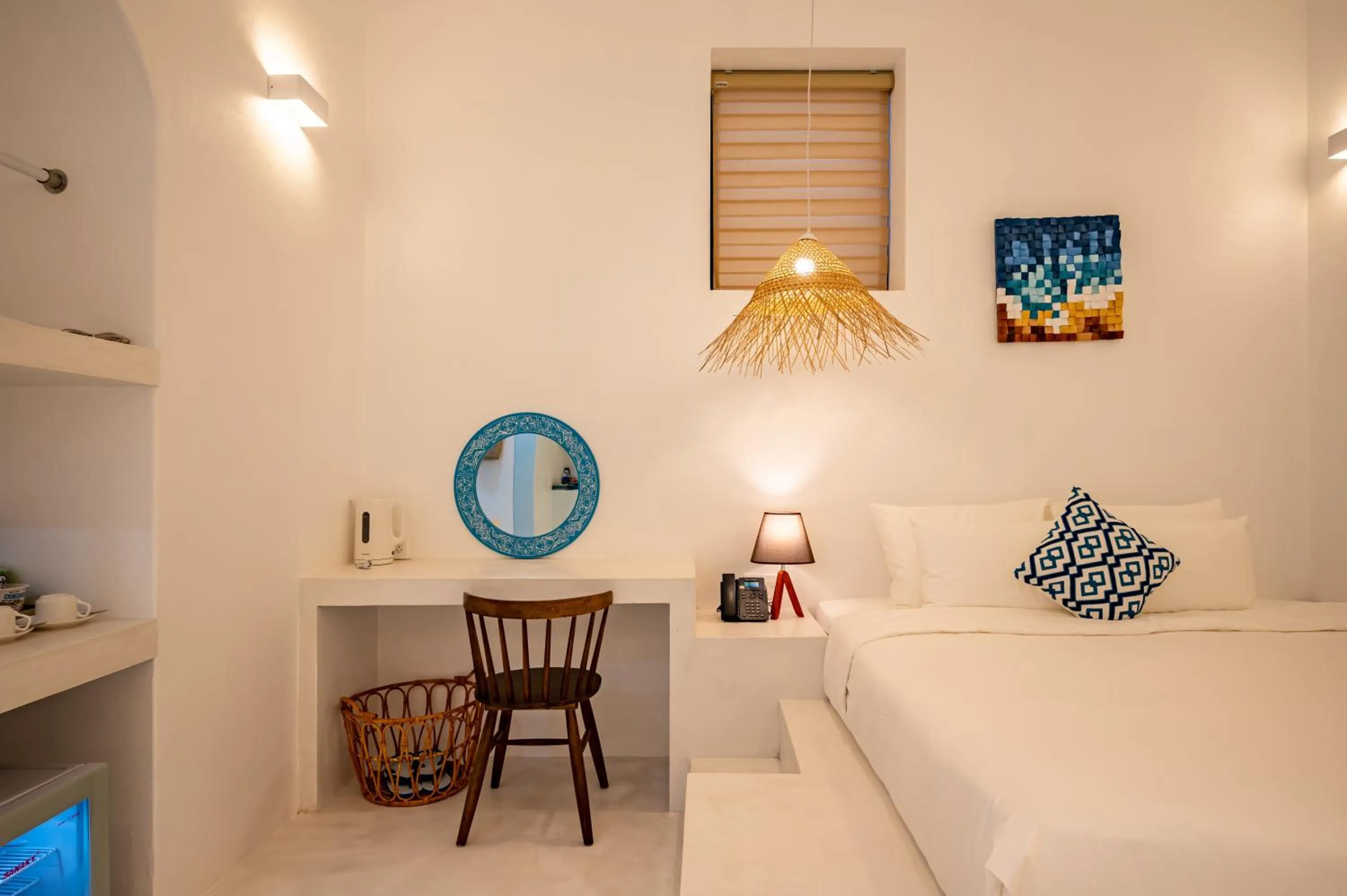 Photo of the whole room, Bed in Happiness Hotel