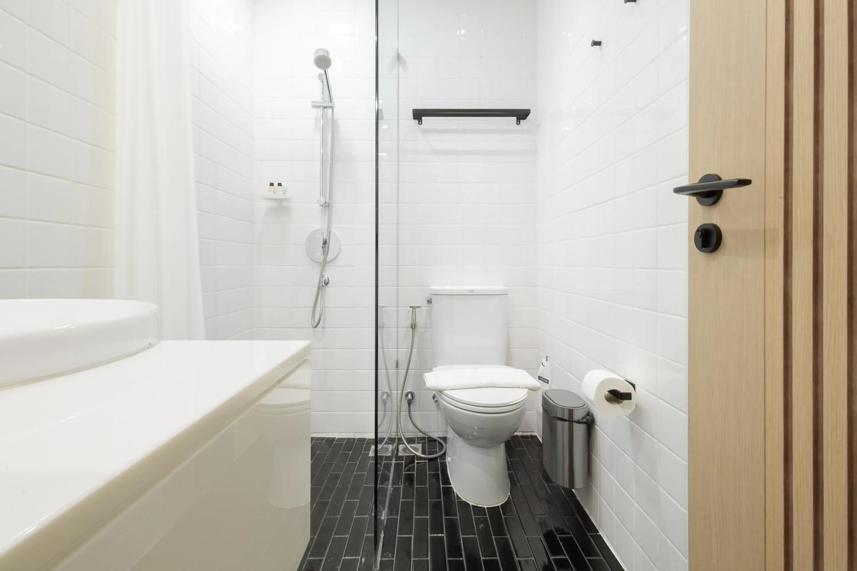 Shower in Double B Hostel