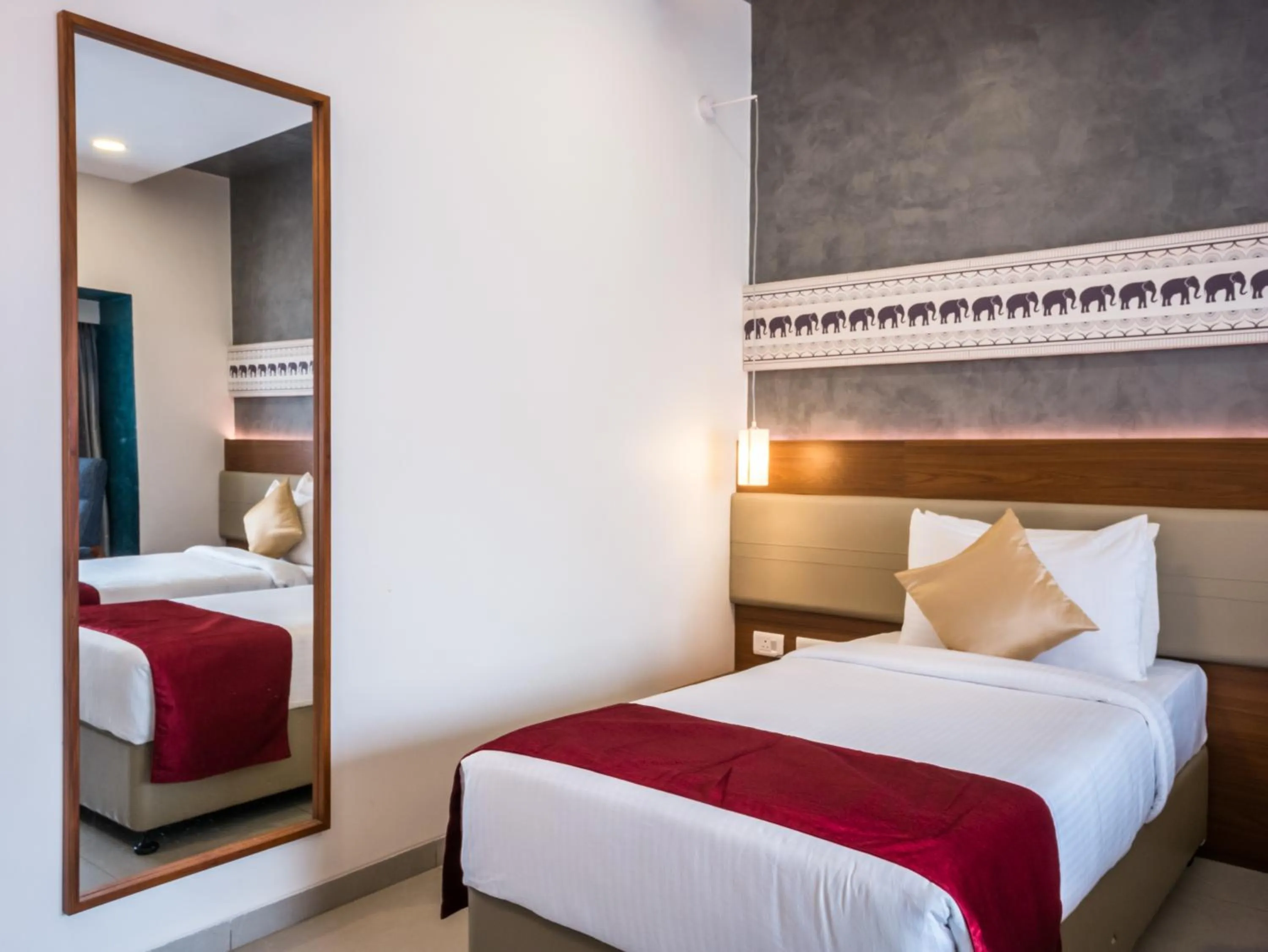 Property building, Bed in Shilton Dee Cee