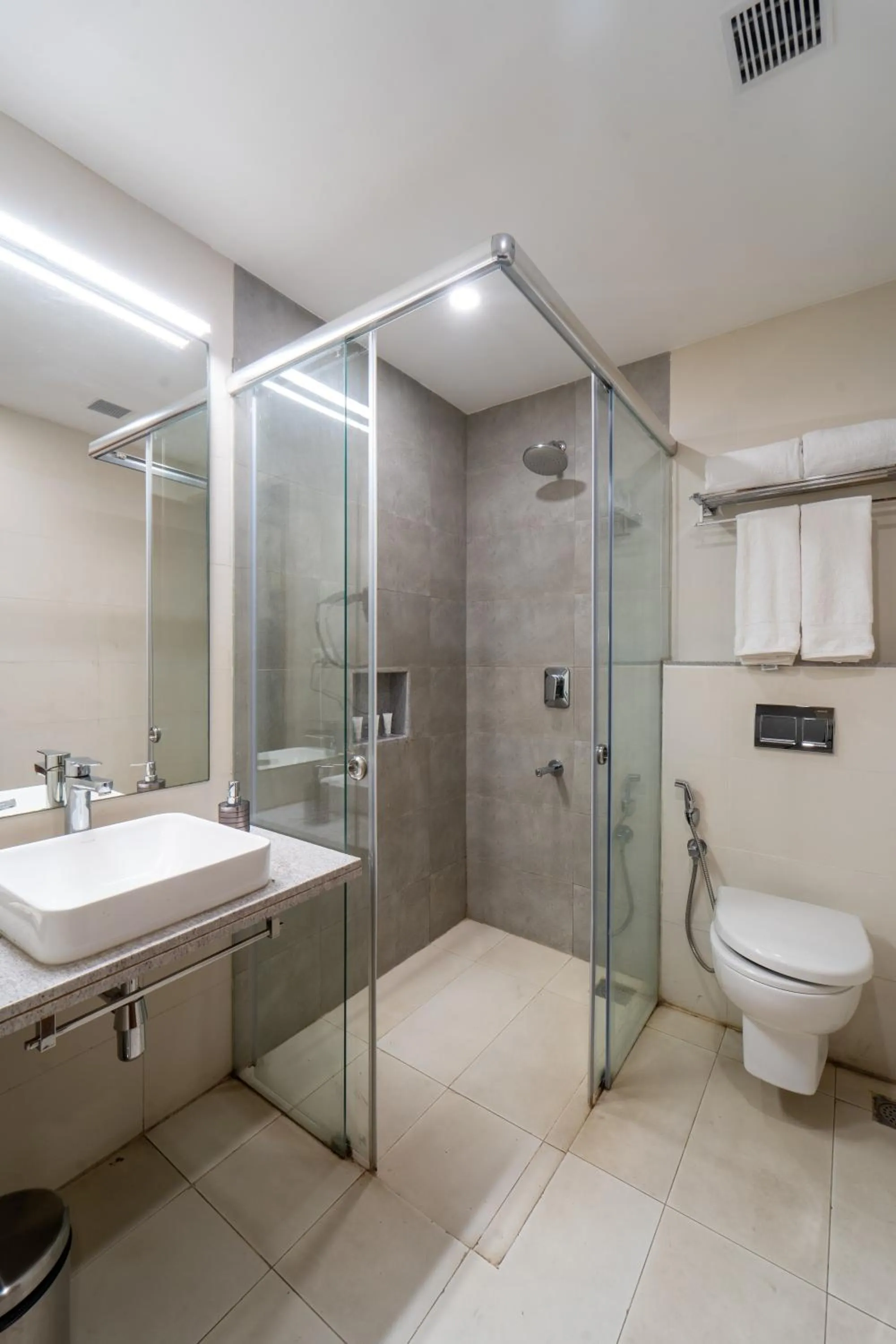 Bathroom in Shilton Dee Cee