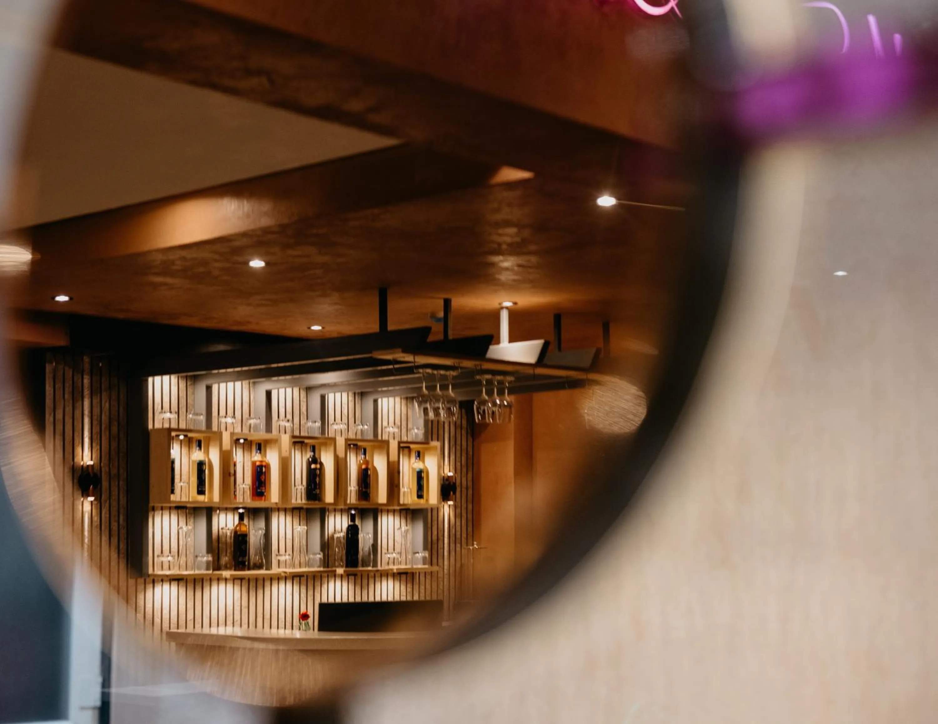 Restaurant/places to eat in HOTEL EMERALD INN