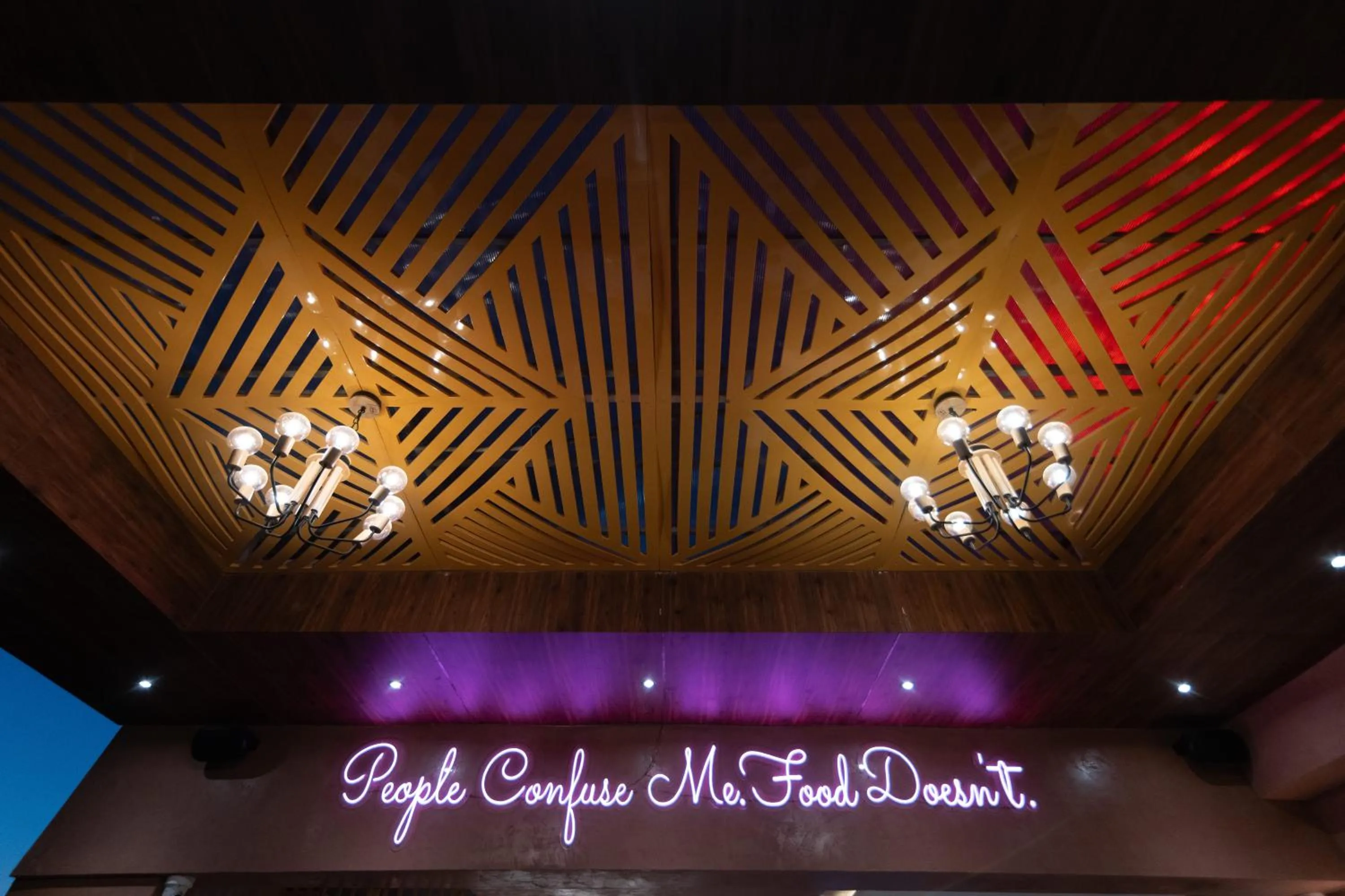 Restaurant/places to eat in HOTEL EMERALD INN