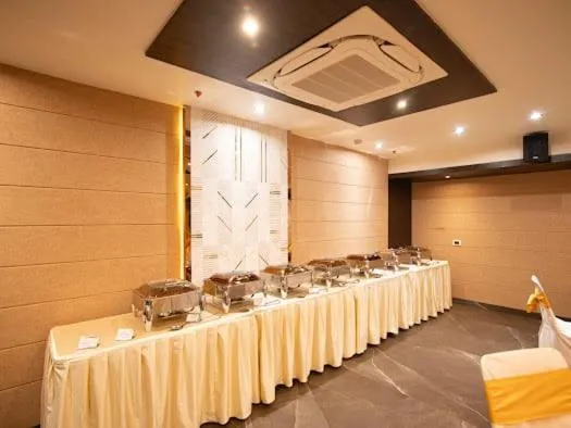 Banquet/Function facilities in HOTEL EMERALD INN