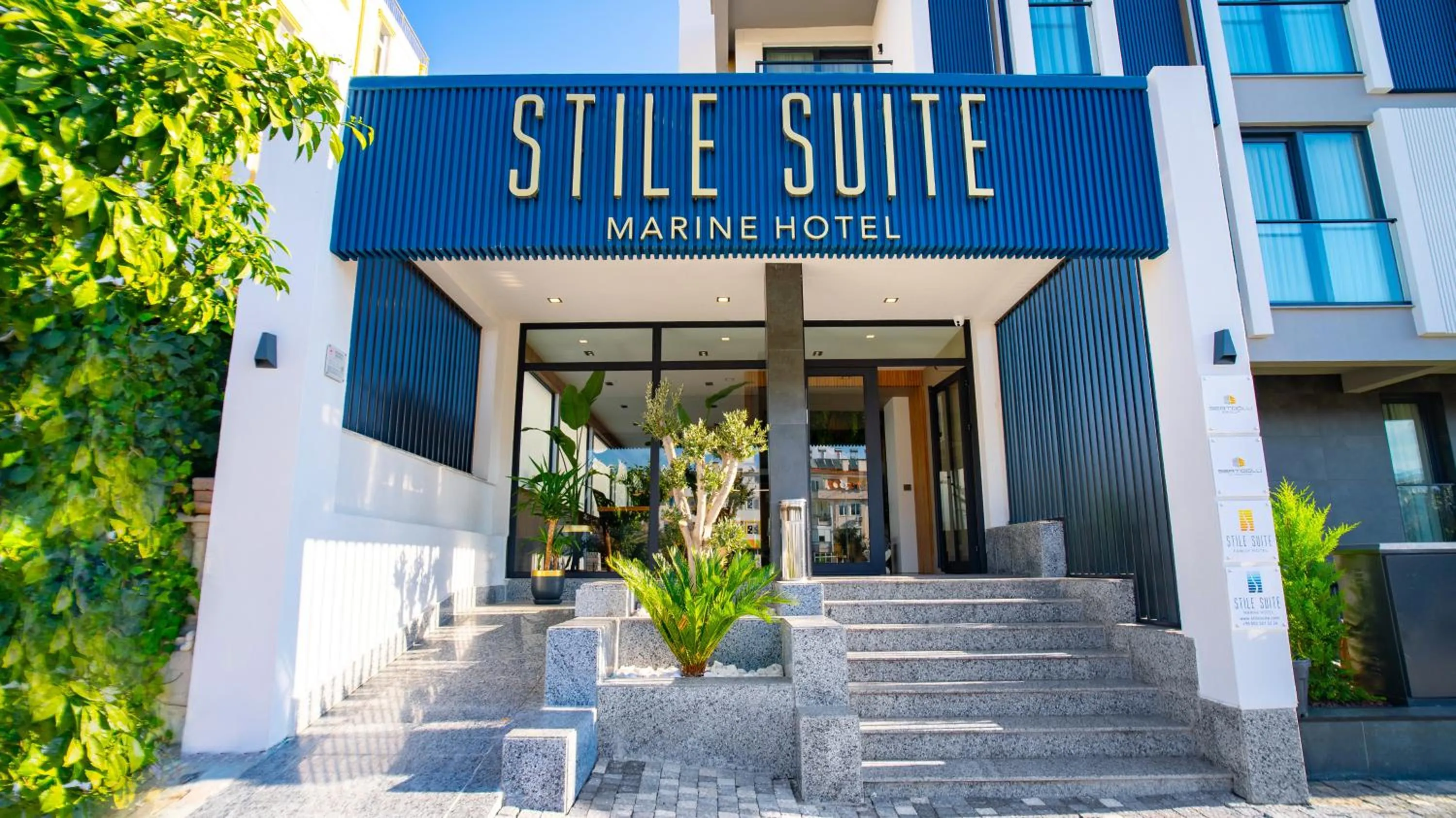 Facade/entrance in Stile Suite Marine Hotel