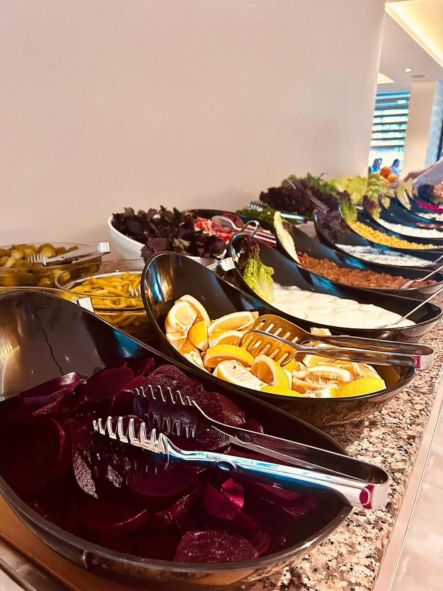 Restaurant/places to eat in FIFTY5 Suite Hotel