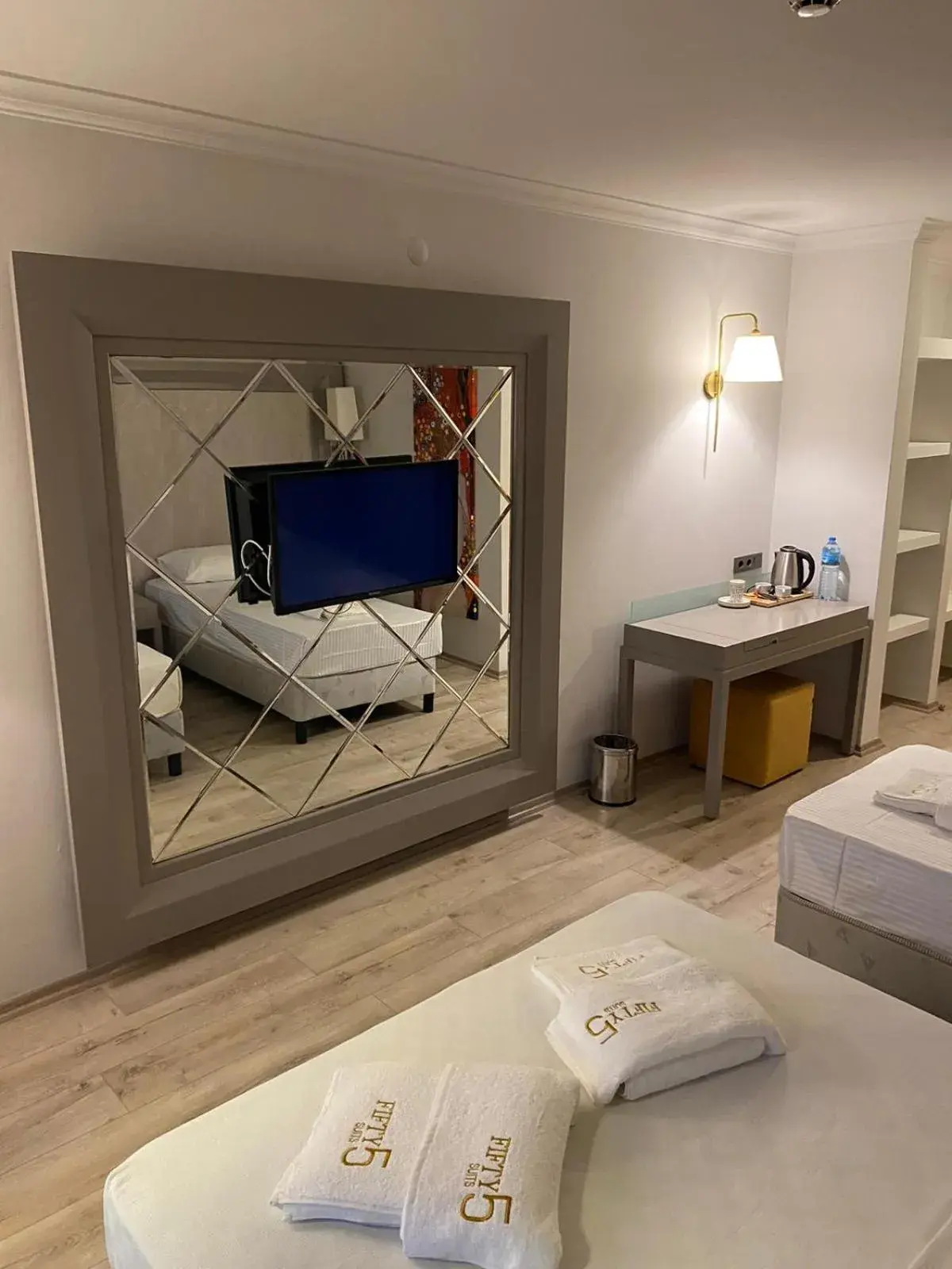 Standard Twin Room - single occupancy in FIFTY5 Suite Hotel Standard Twin Room - single occupancy in FIFTY5 Suite Hotel