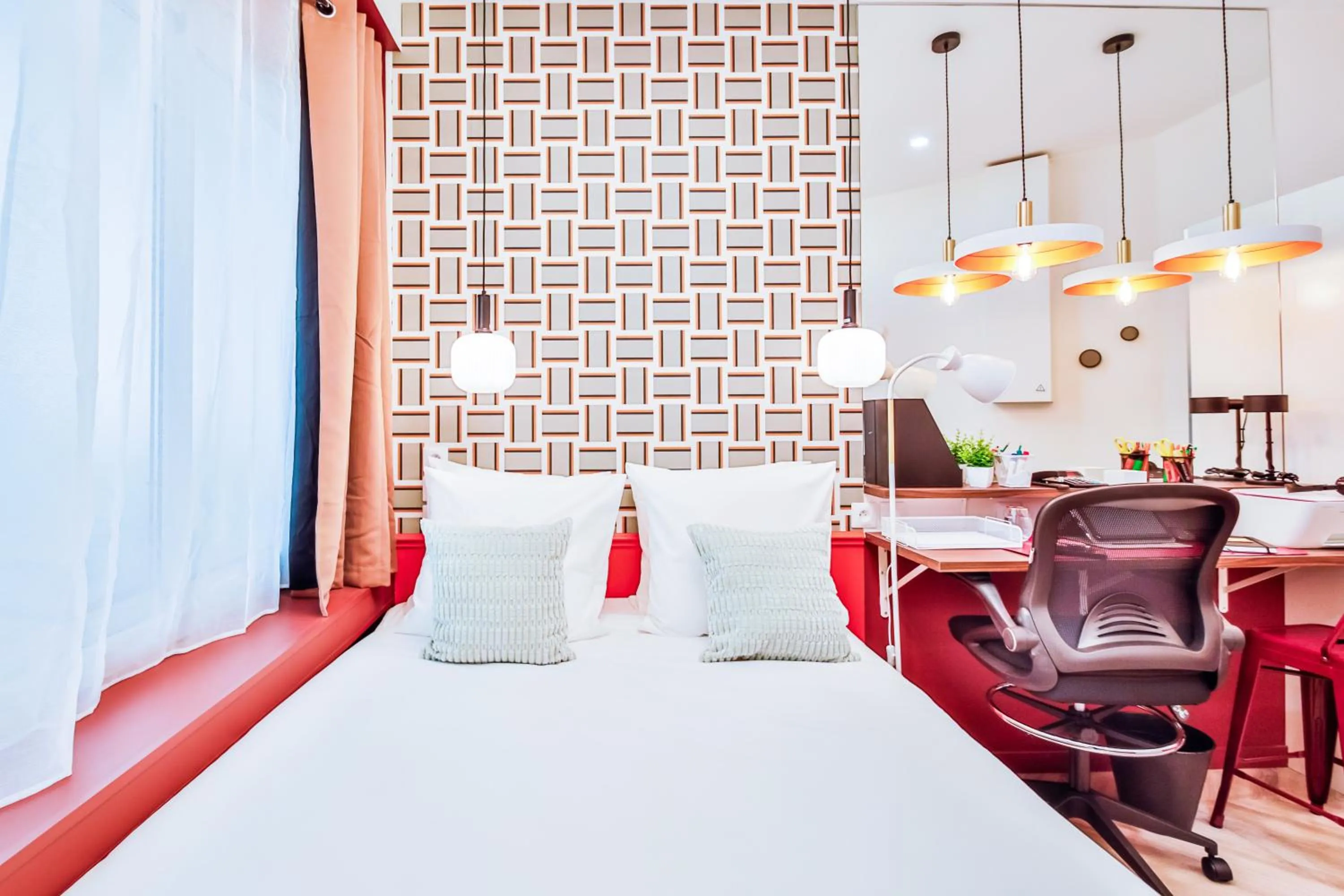 Bed in WS Molitor - Auteuil