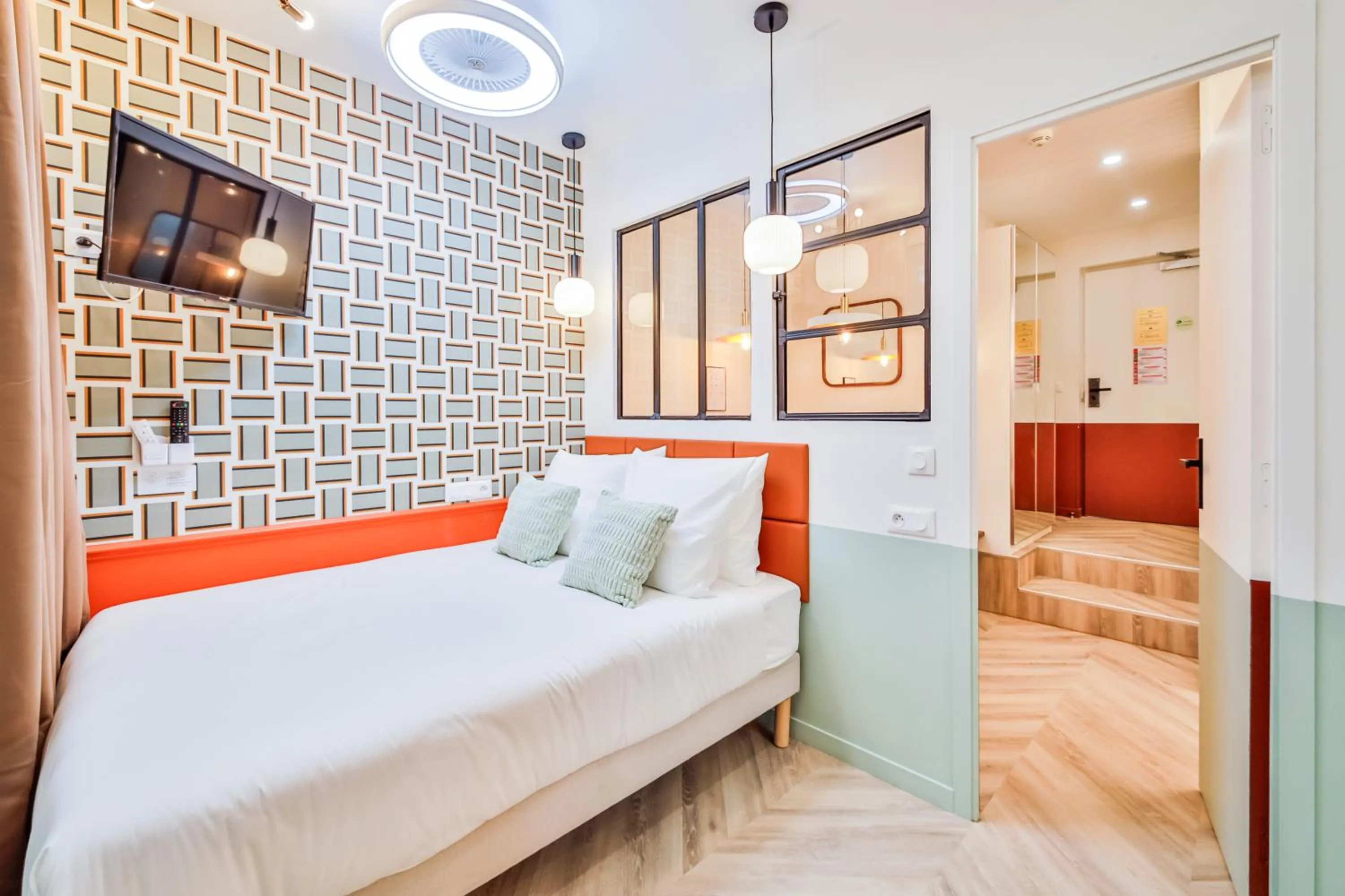 Bed in WS Molitor - Auteuil