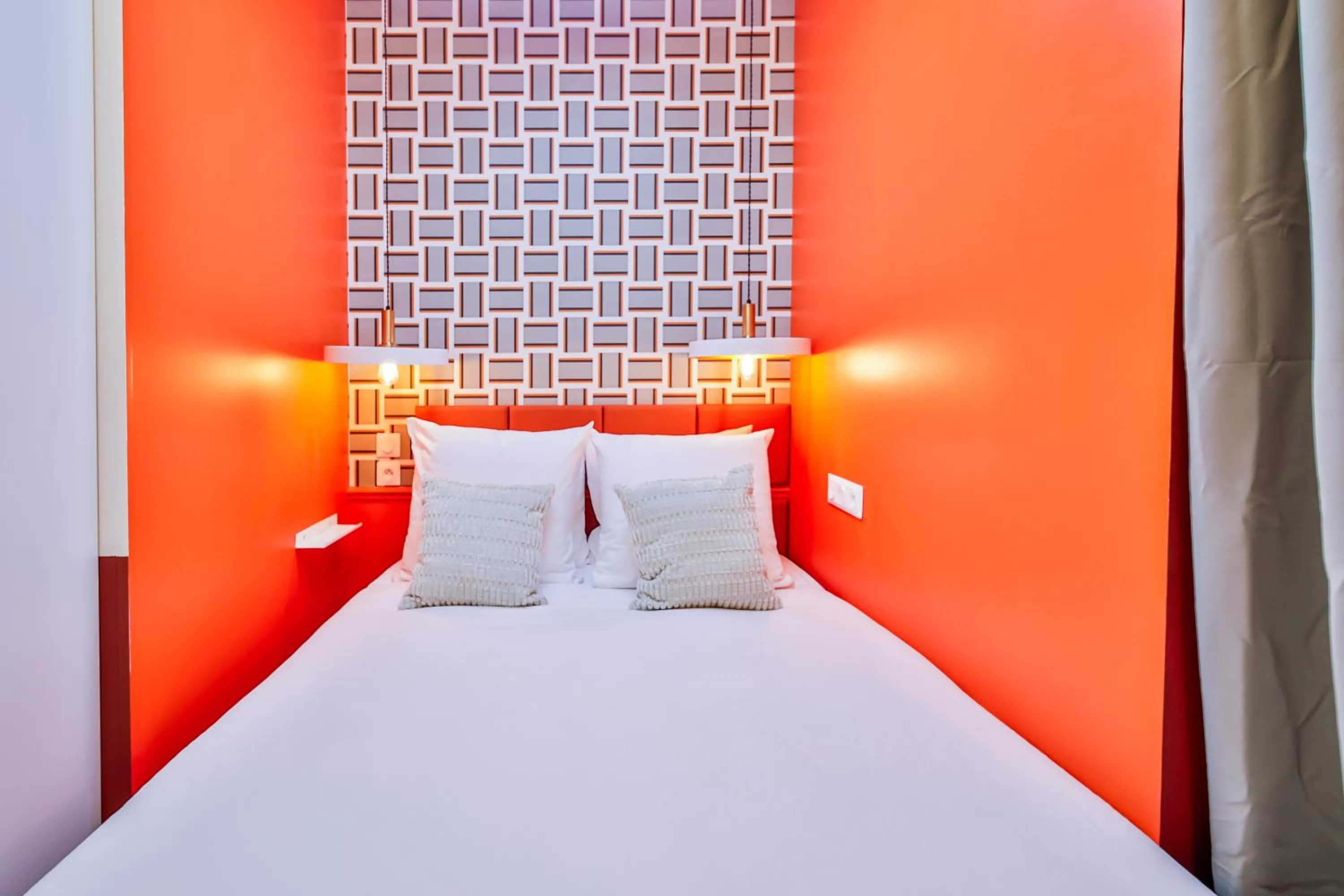 Bed in WS Molitor - Auteuil