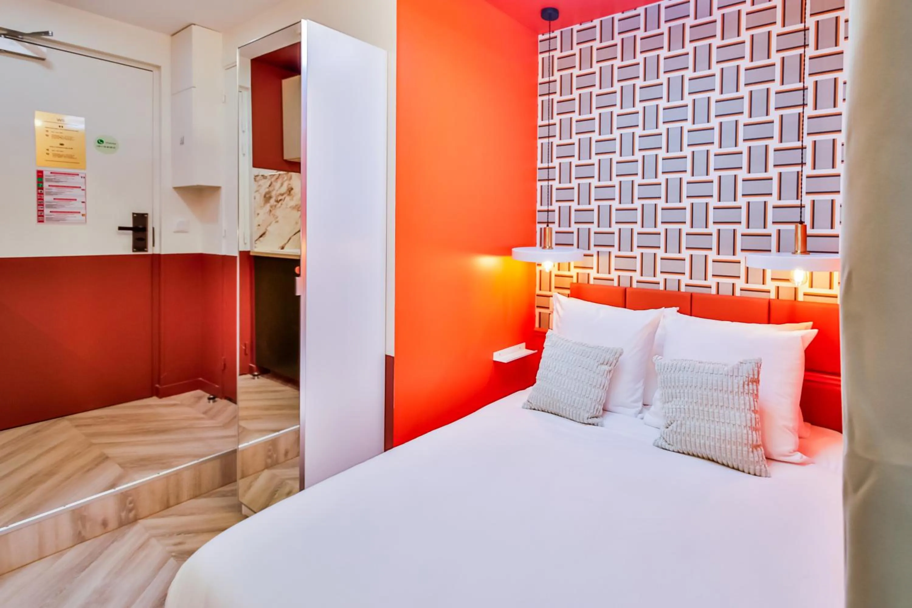 Bed in WS Molitor - Auteuil