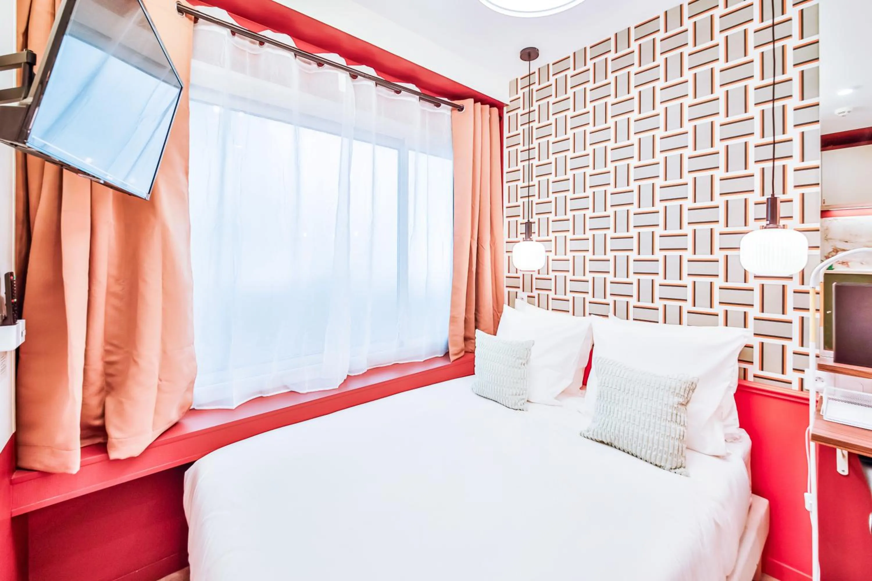 Bed in WS Molitor - Auteuil