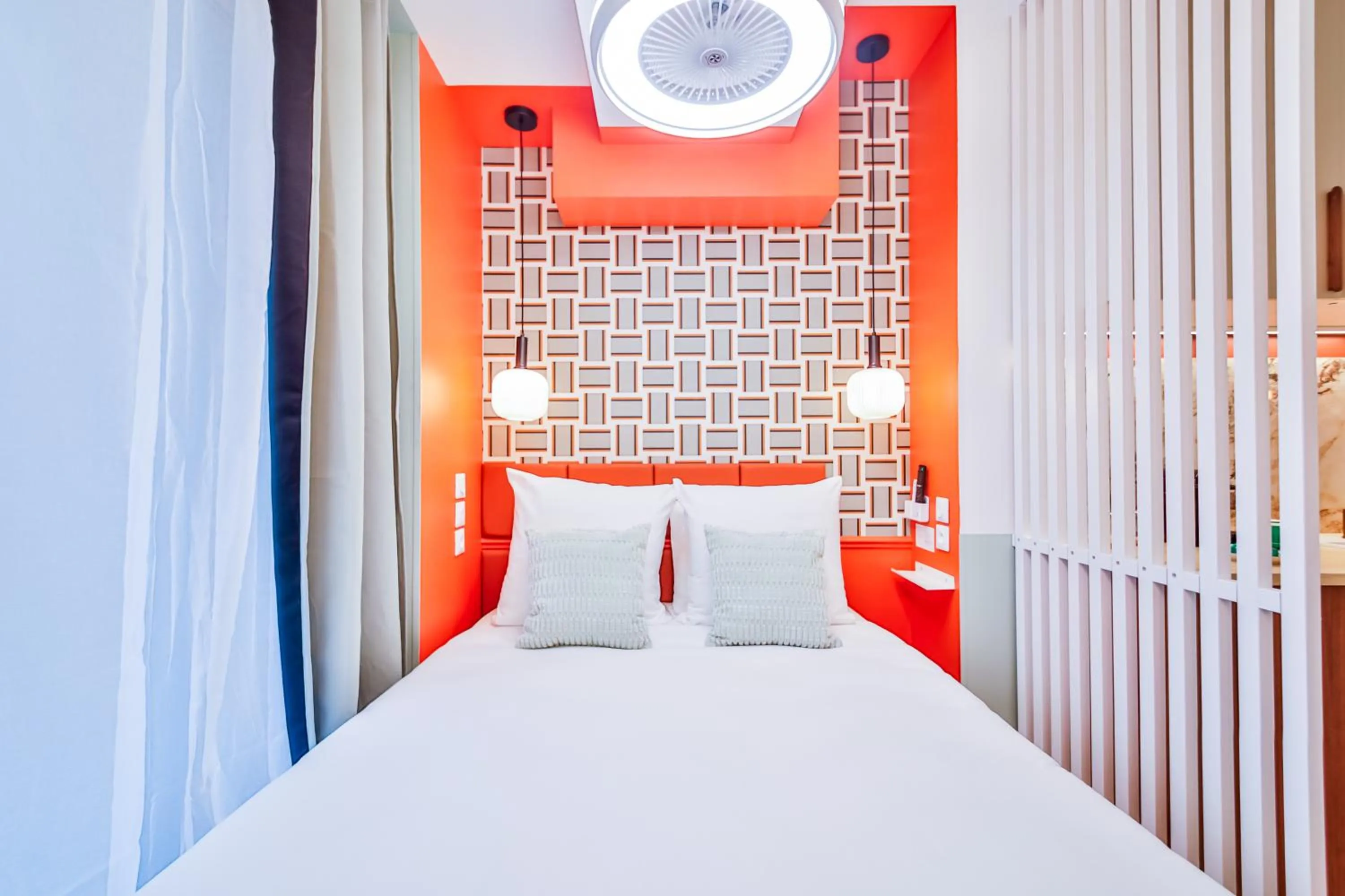 Bed in WS Molitor - Auteuil