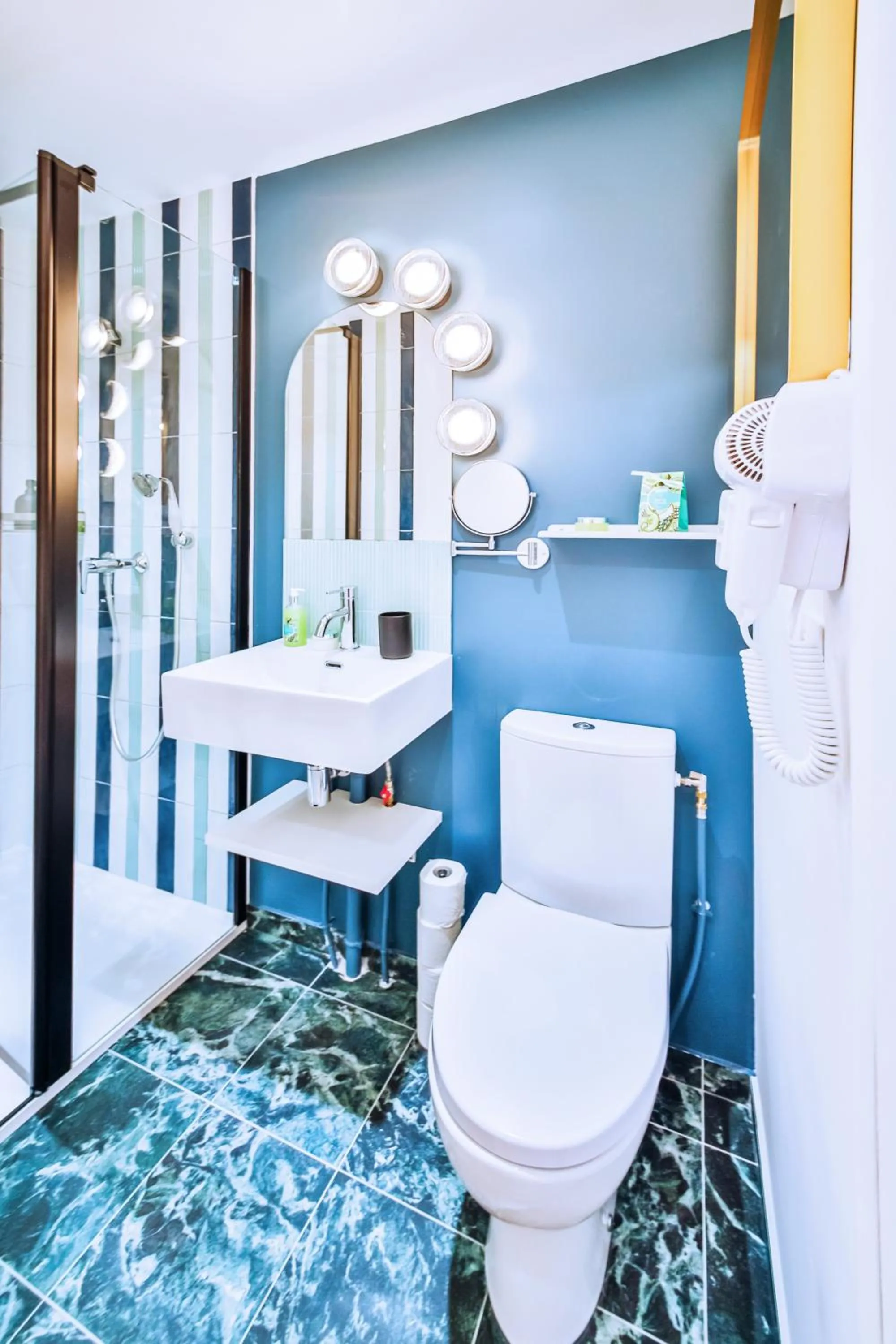 Bathroom in WS Molitor - Auteuil