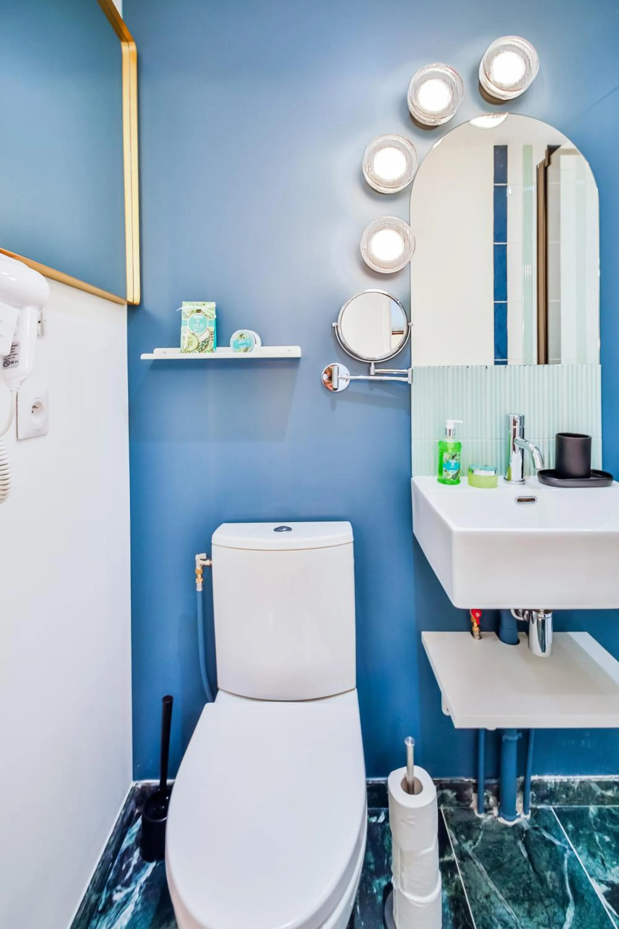 Bathroom in WS Molitor - Auteuil