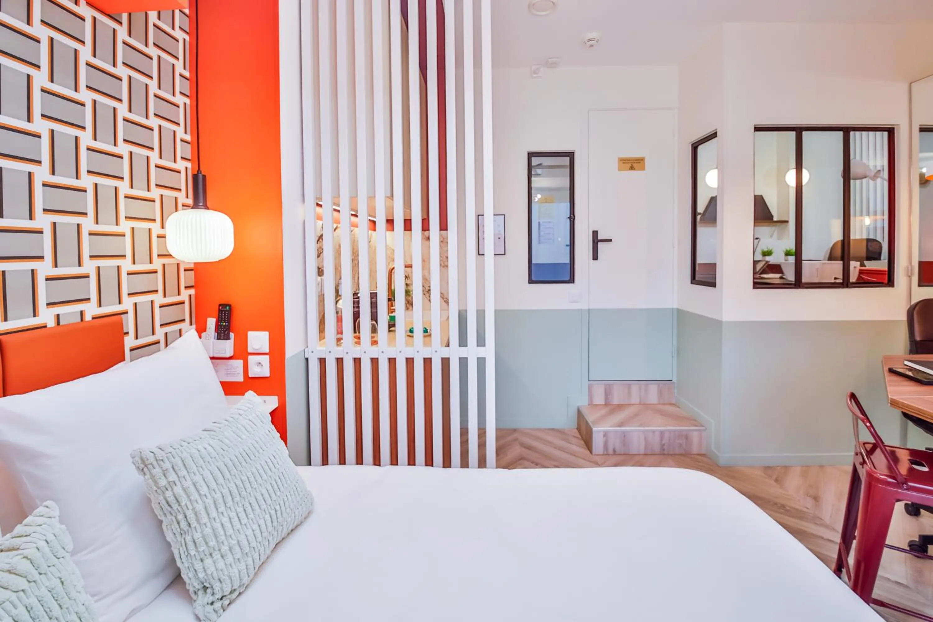 Bed in WS Molitor - Auteuil