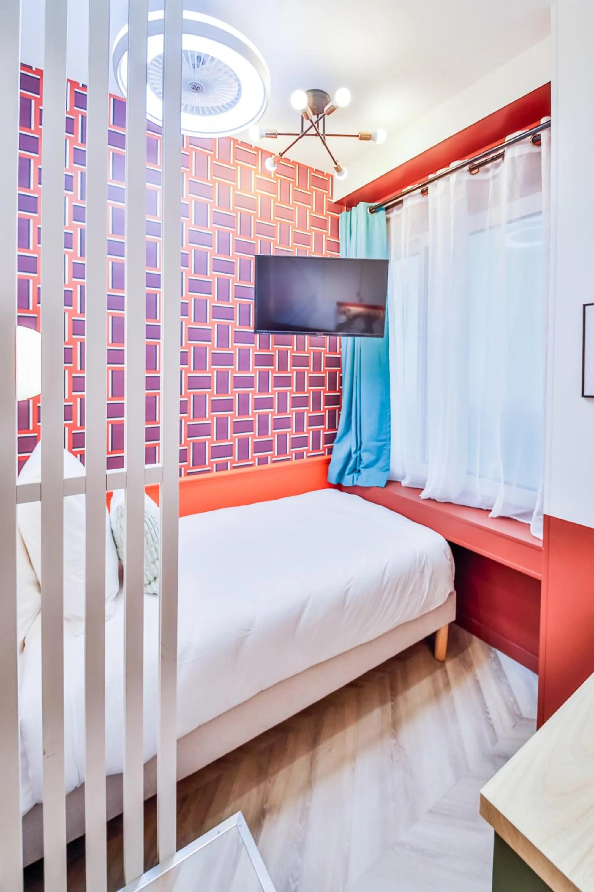 Bed in WS Molitor - Auteuil