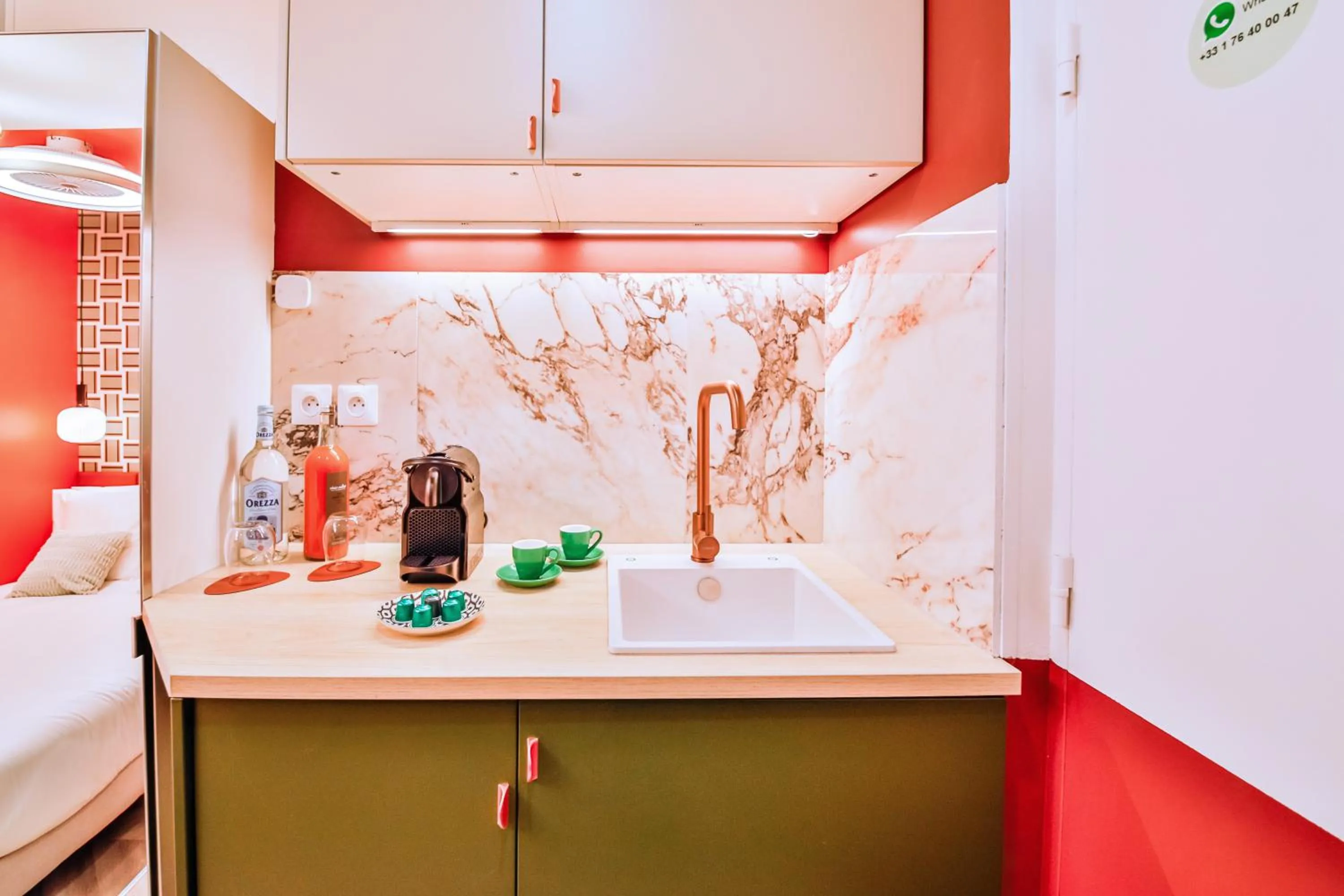 Kitchen or kitchenette, Bed in WS Molitor - Auteuil