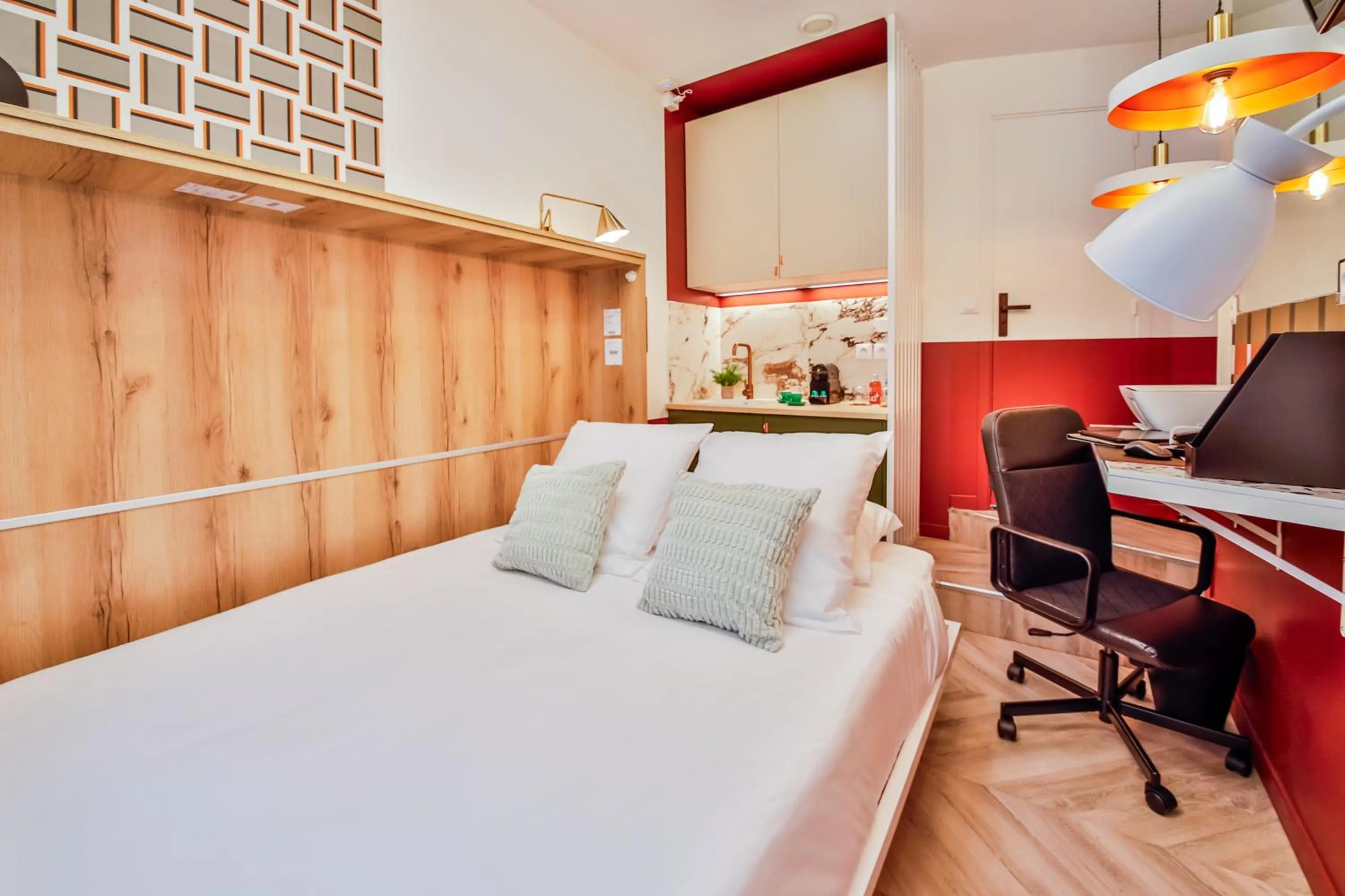 Bed in WS Molitor - Auteuil