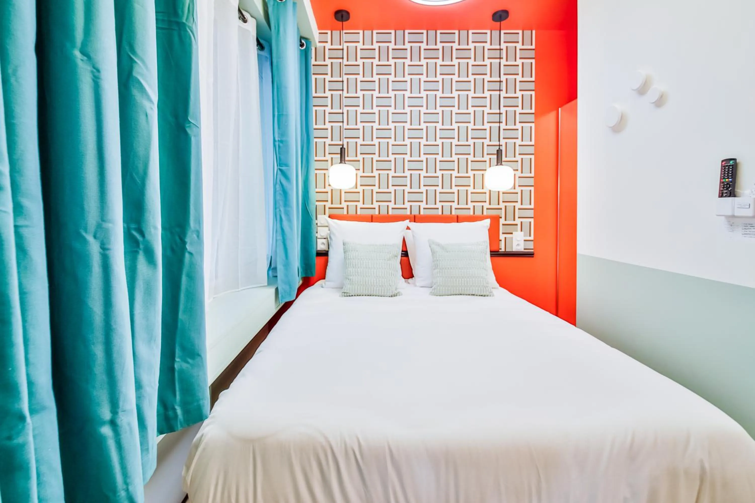 Bed in WS Molitor - Auteuil