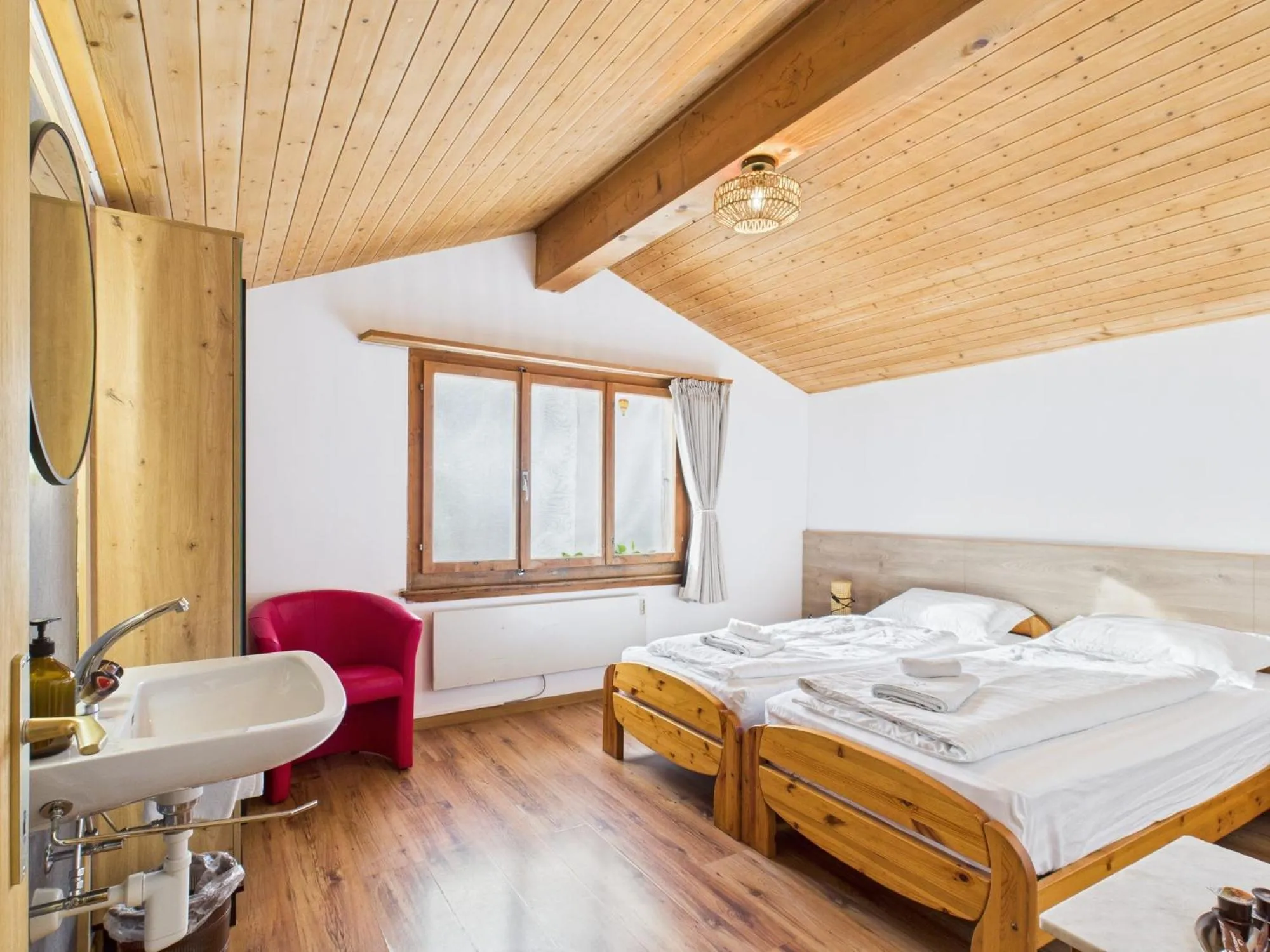 Bedroom, Bed in Hotel Wildbach Brienz