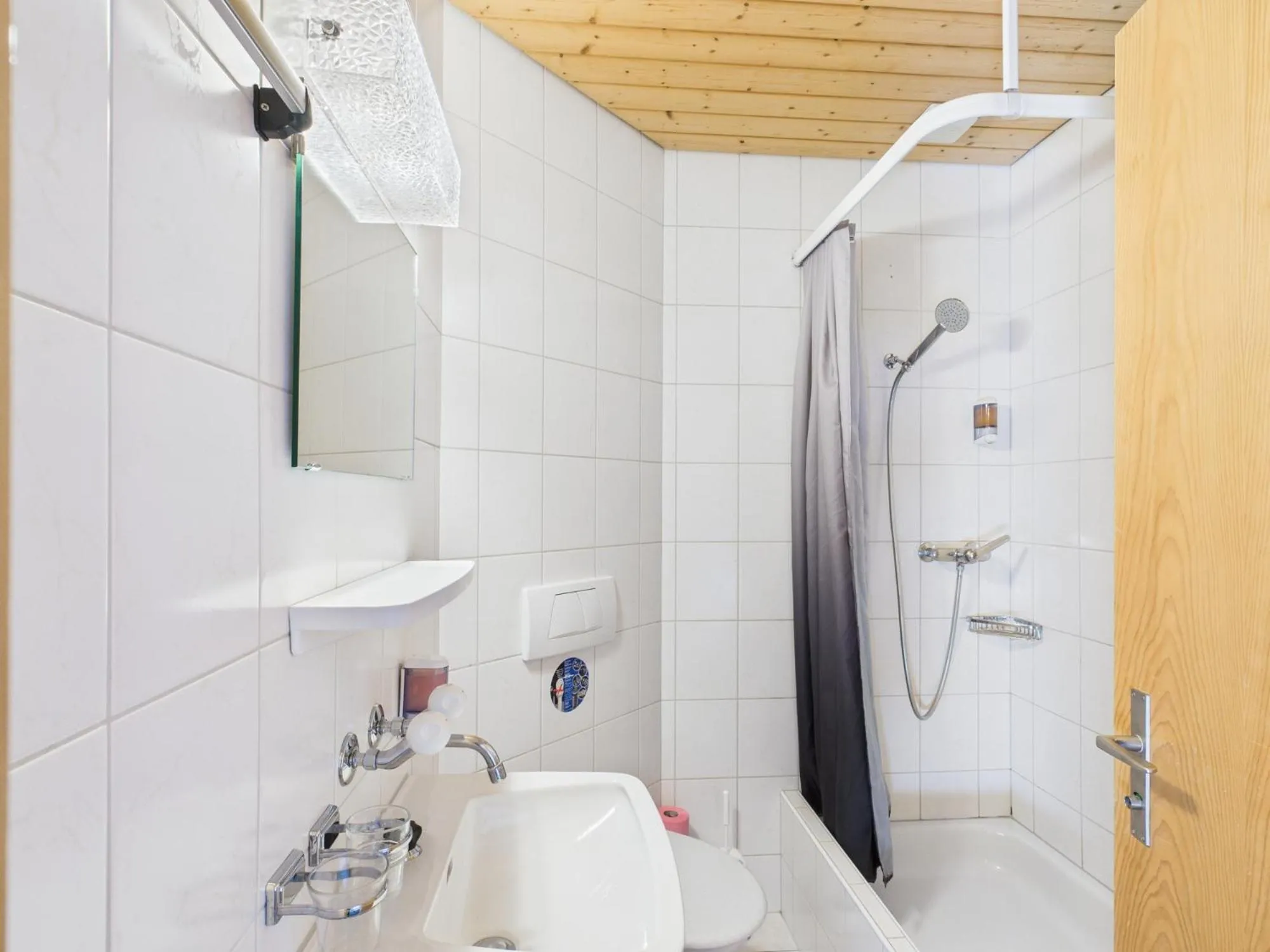 Shower in Hotel Wildbach Brienz