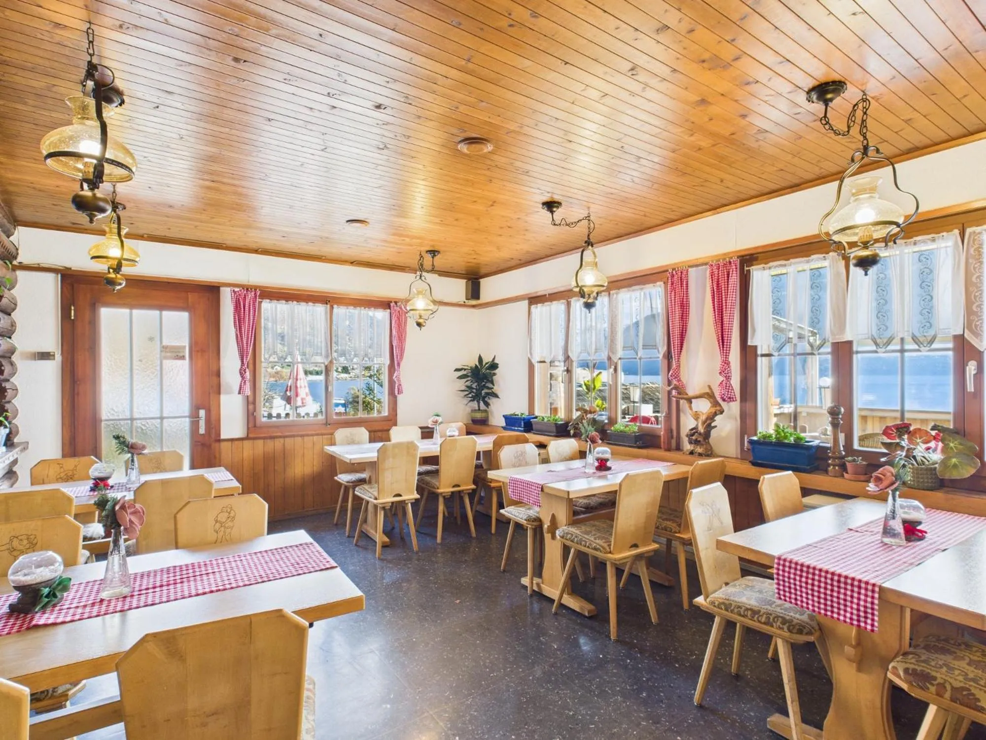 Restaurant/places to eat in Hotel Wildbach Brienz