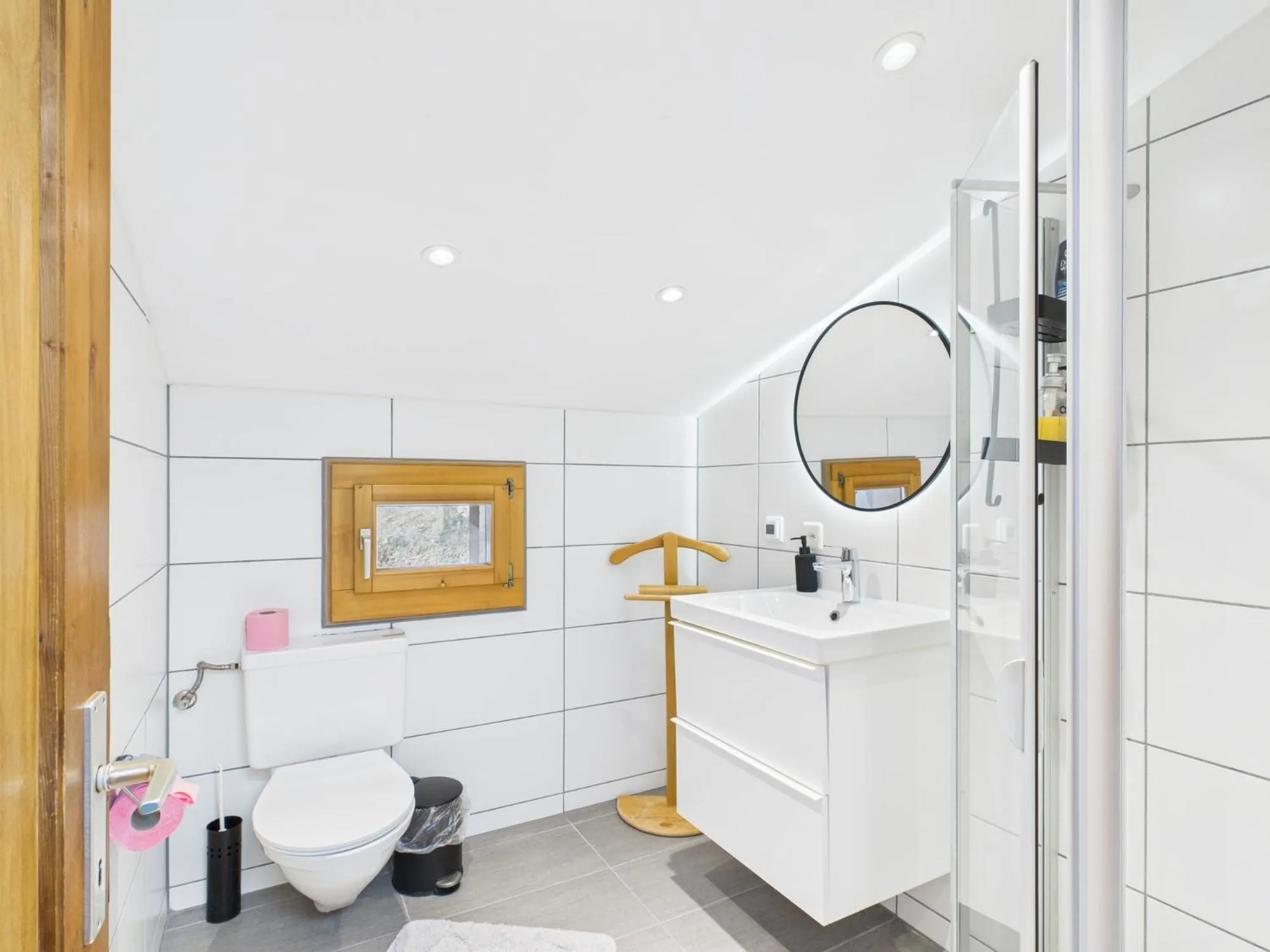 Shower in Hotel Wildbach Brienz