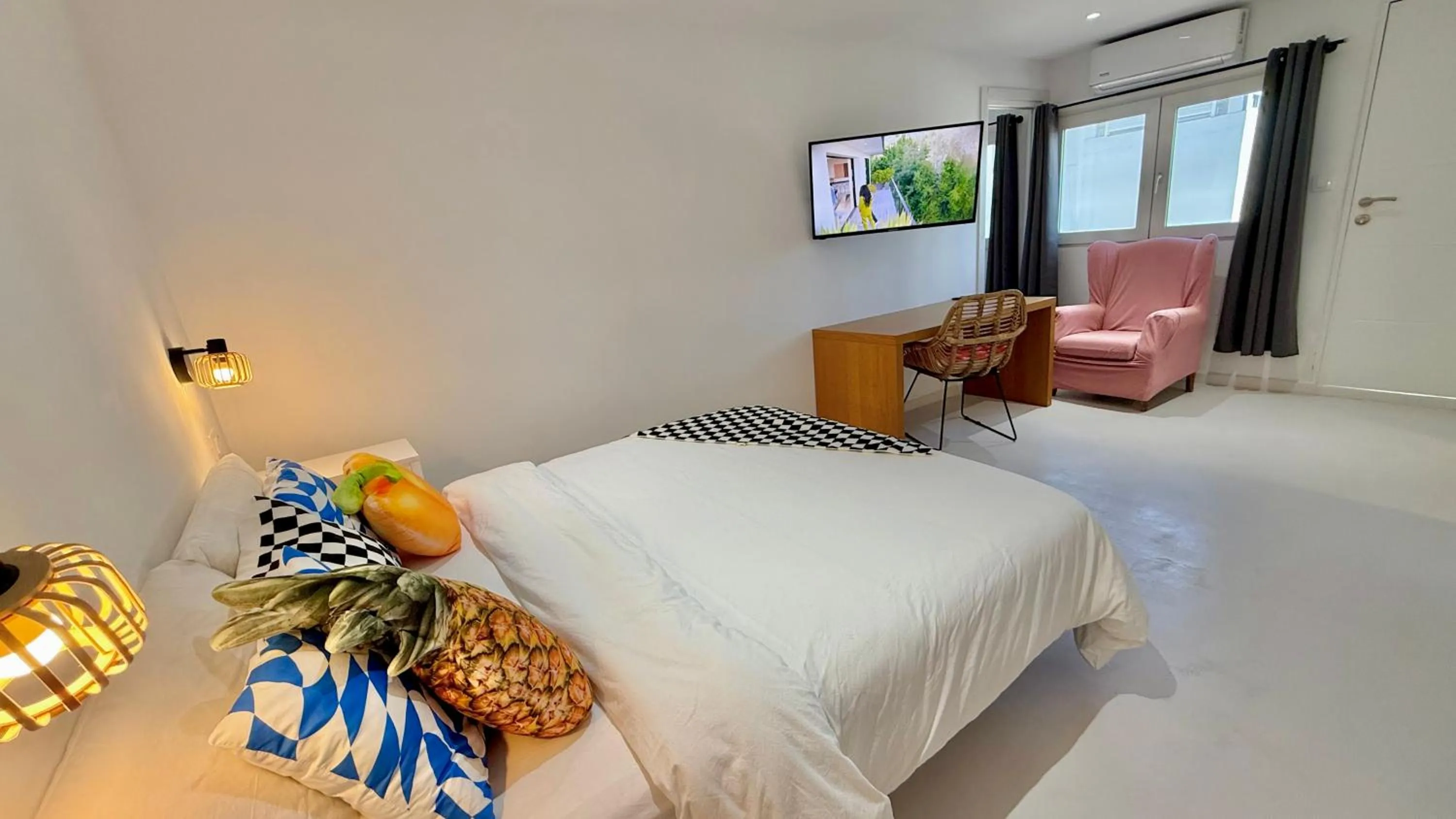 Bed in Kiwidestiny Alicante