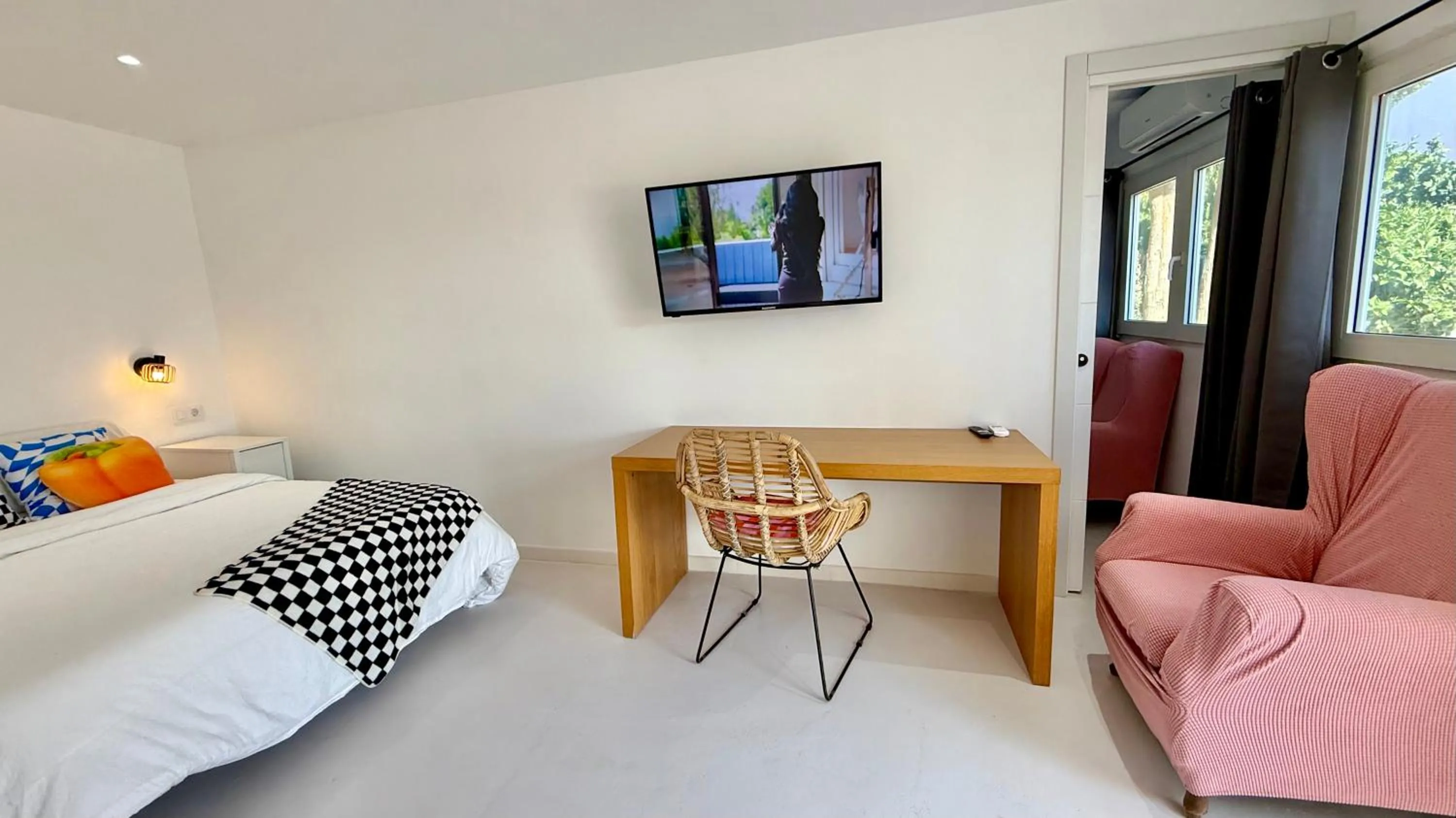 Bed in Kiwidestiny Alicante