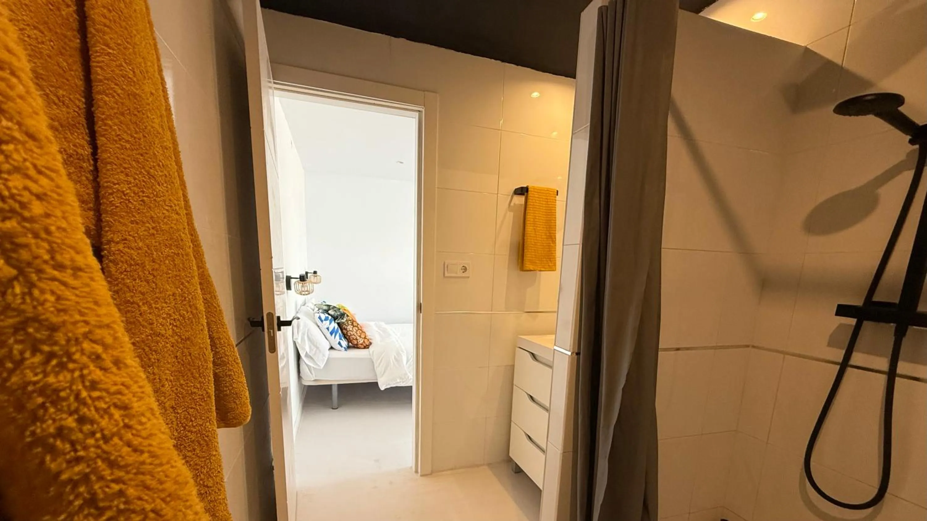 Bed in Kiwidestiny Alicante