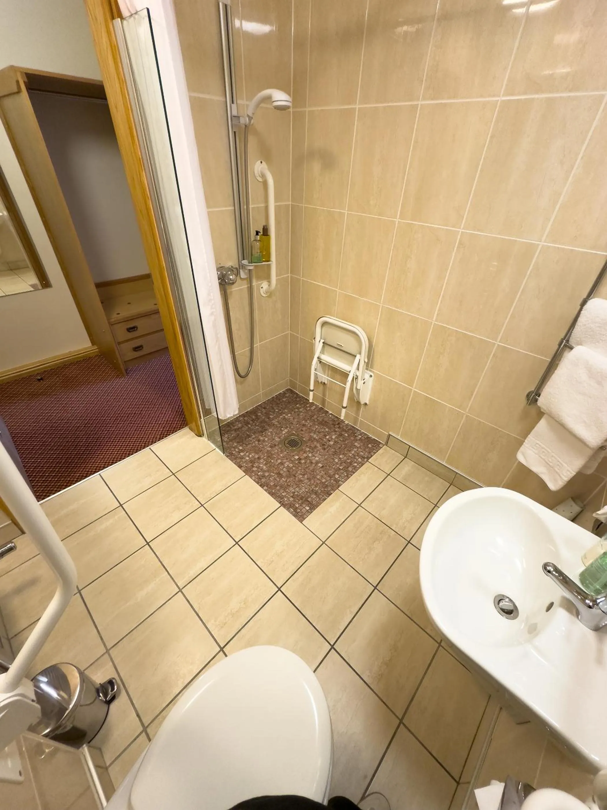 Shower in Cabarfeidh Hotel